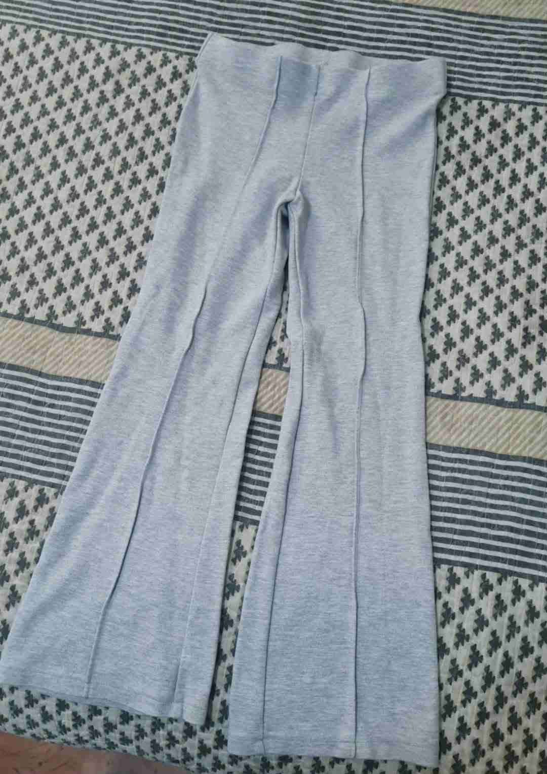 Calza gris de niña