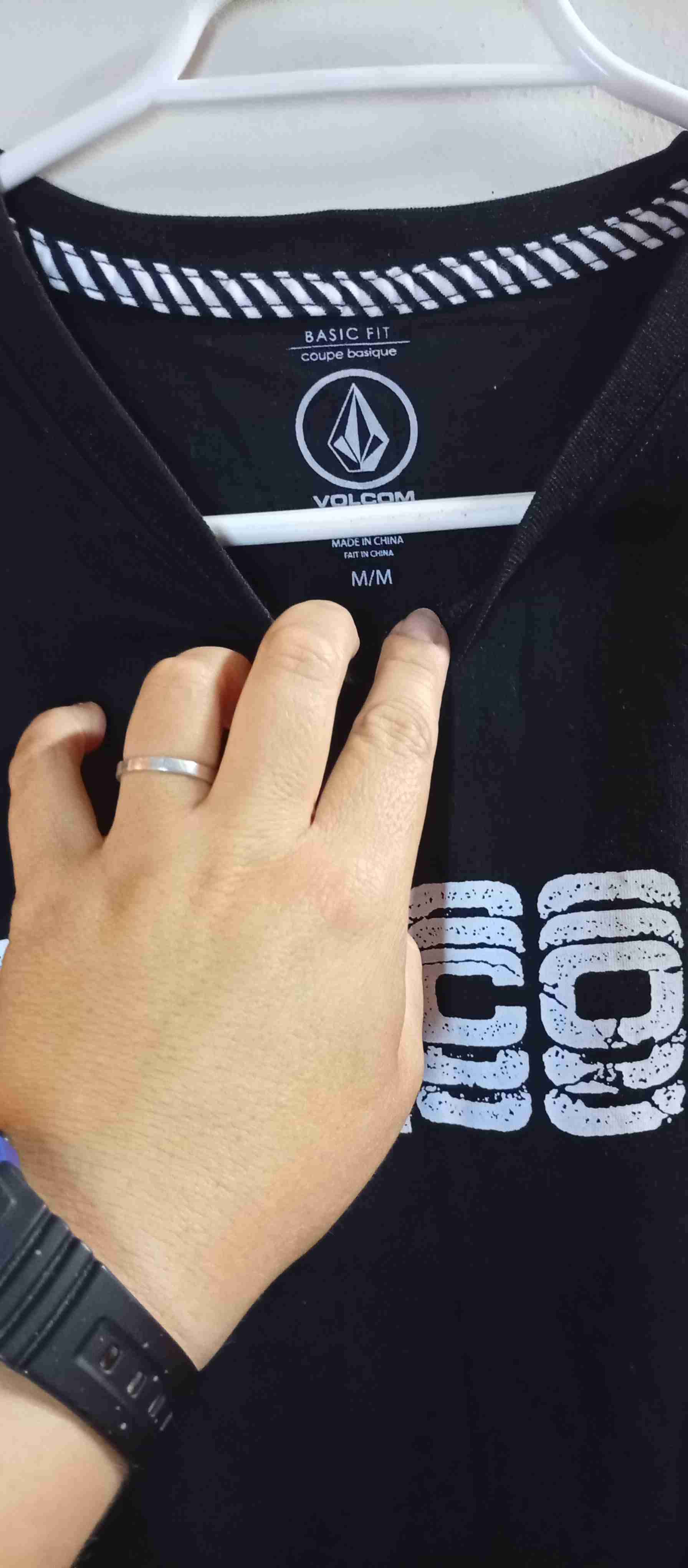 Polera negra Volcom estampada - miniatura 3