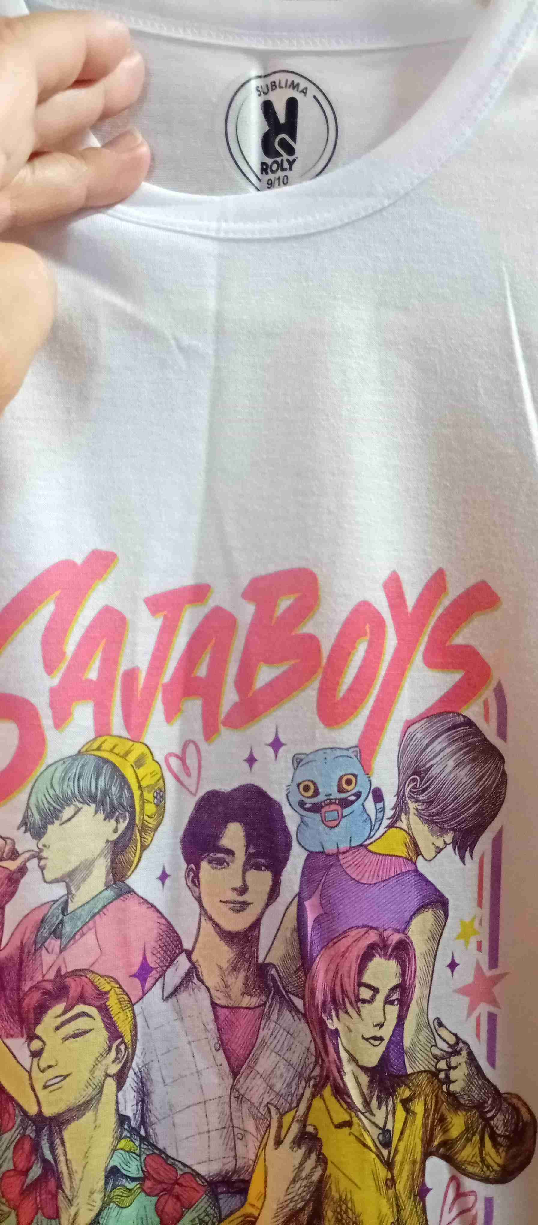 Polera blanca con diseño gráfico - miniatura 4