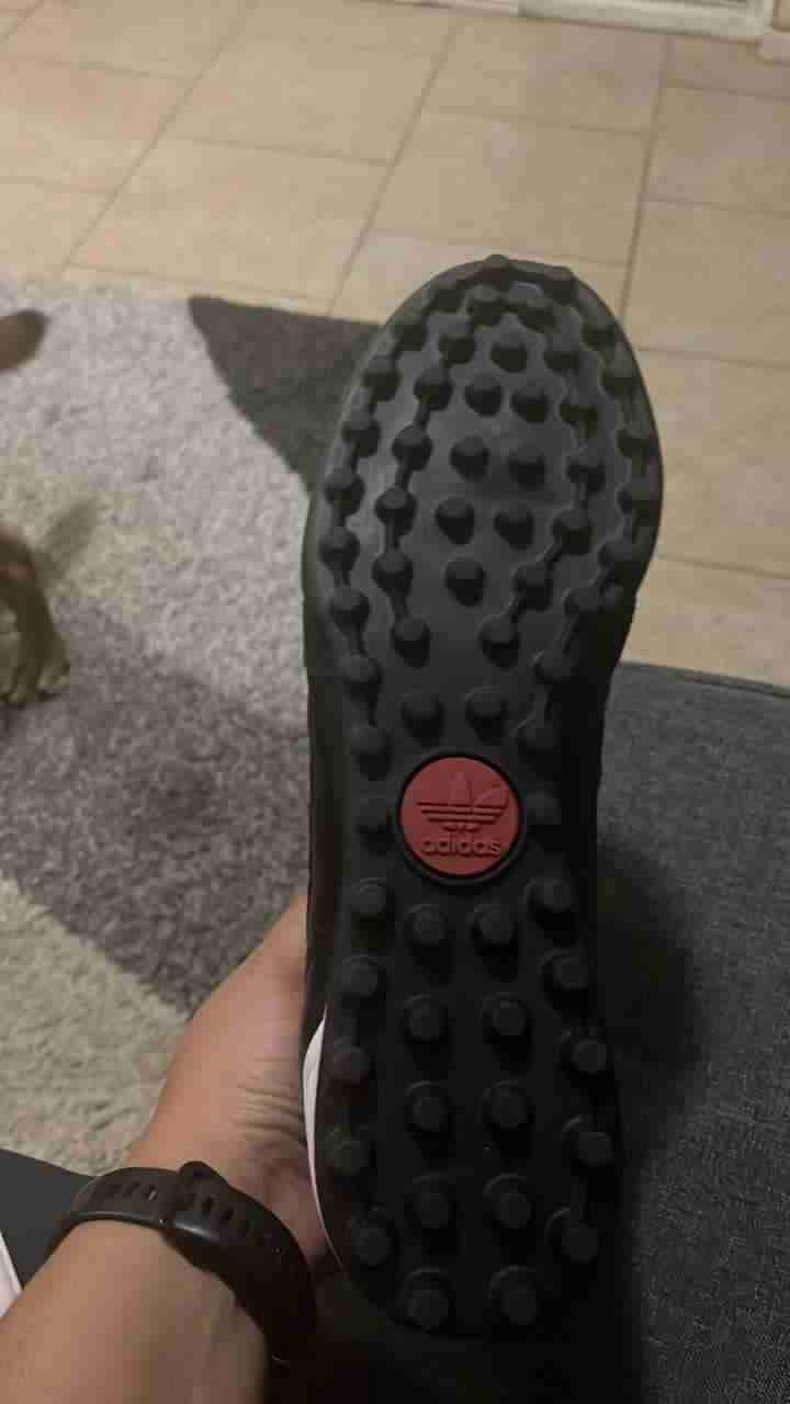 Zapatillas de futbol negras nuevas - miniatura 4