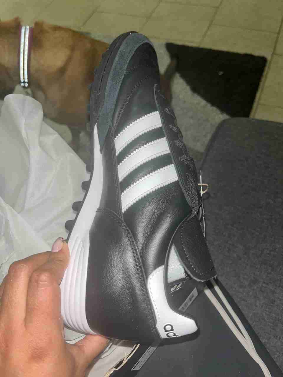 Zapatillas de futbol negras nuevas - miniatura 5