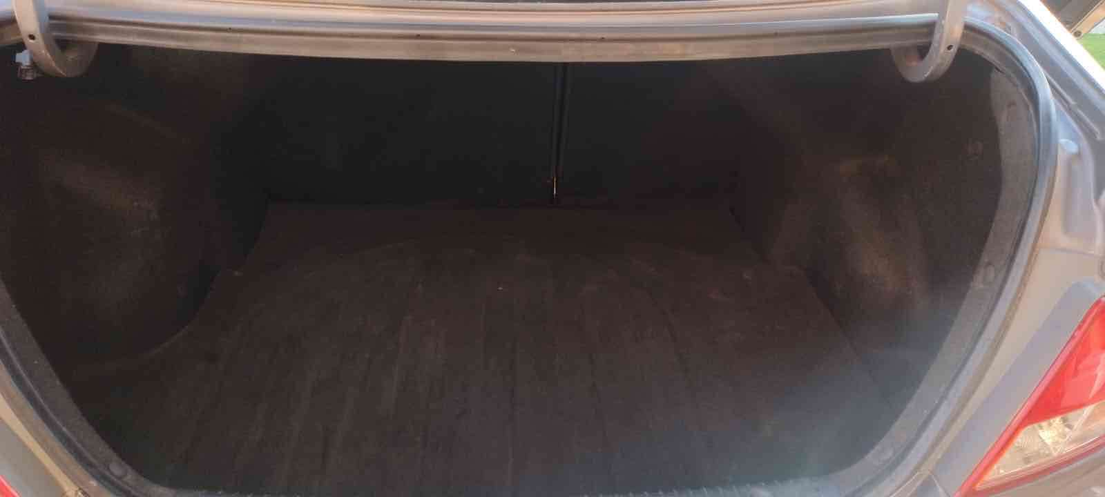 Hyundai Accent 1.4 año 2017 - miniatura 4