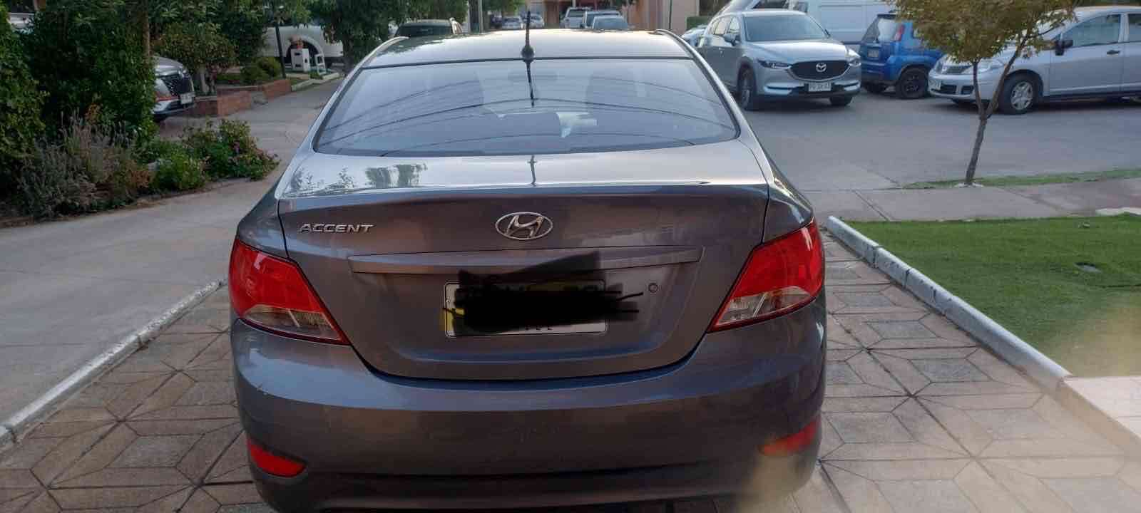 Hyundai Accent 1.4 año 2017 - miniatura 5