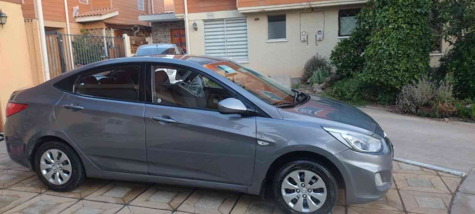 Hyundai Accent 1.4 año 2017 - miniatura 6