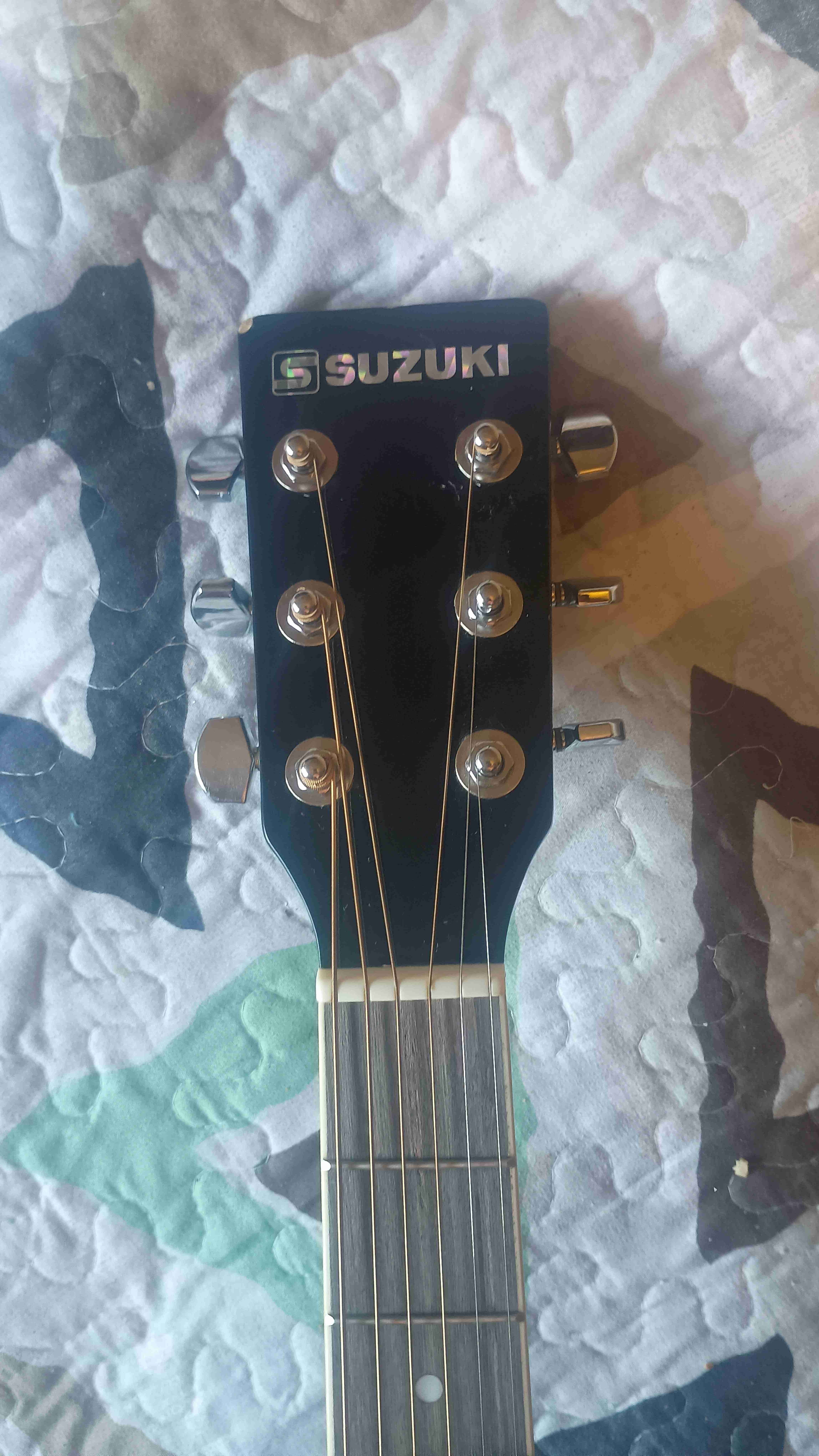 Guitarra acústica negra Suzuki - miniatura 3