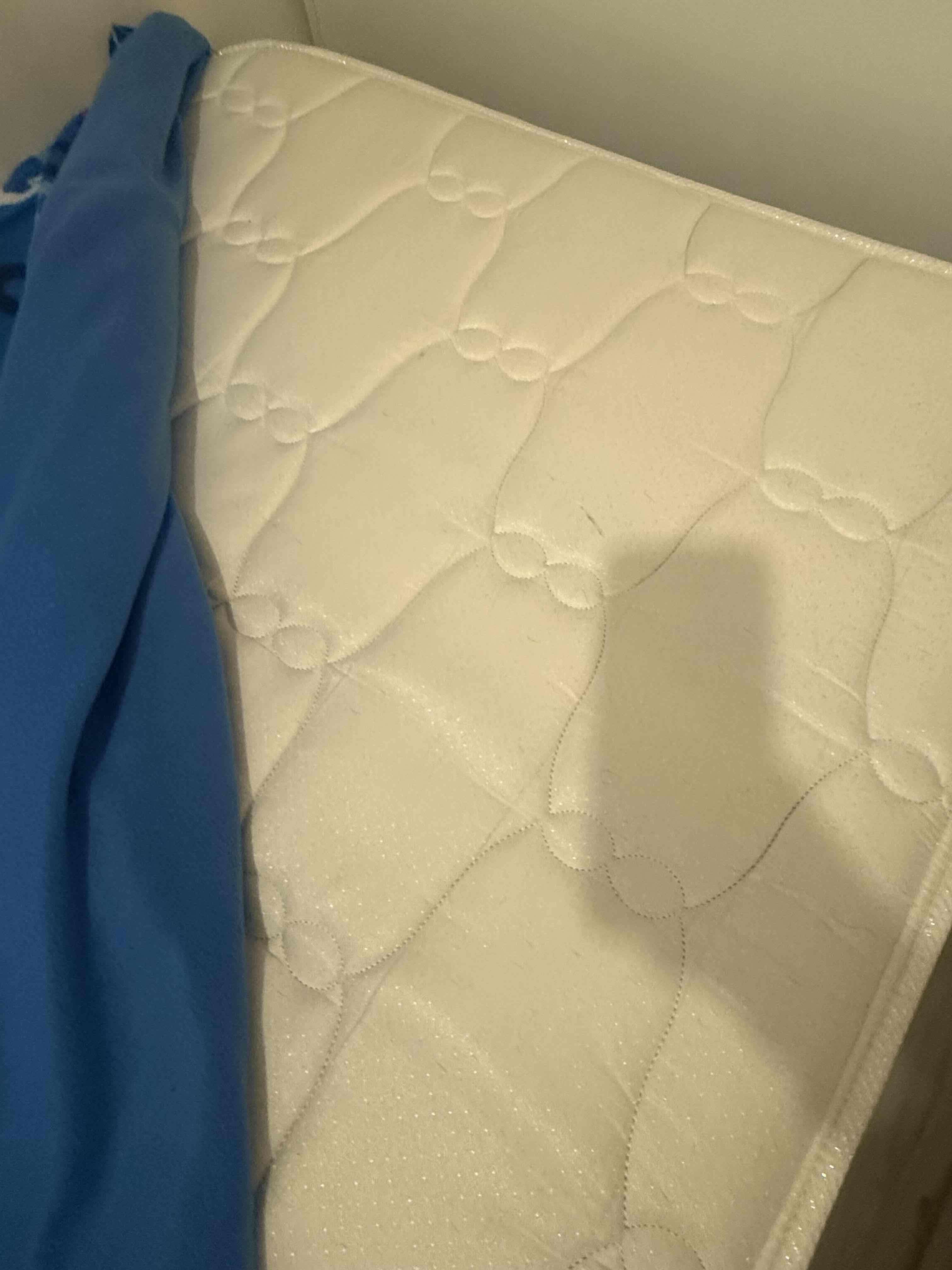 Cama infantil con respaldo y velador - miniatura 4