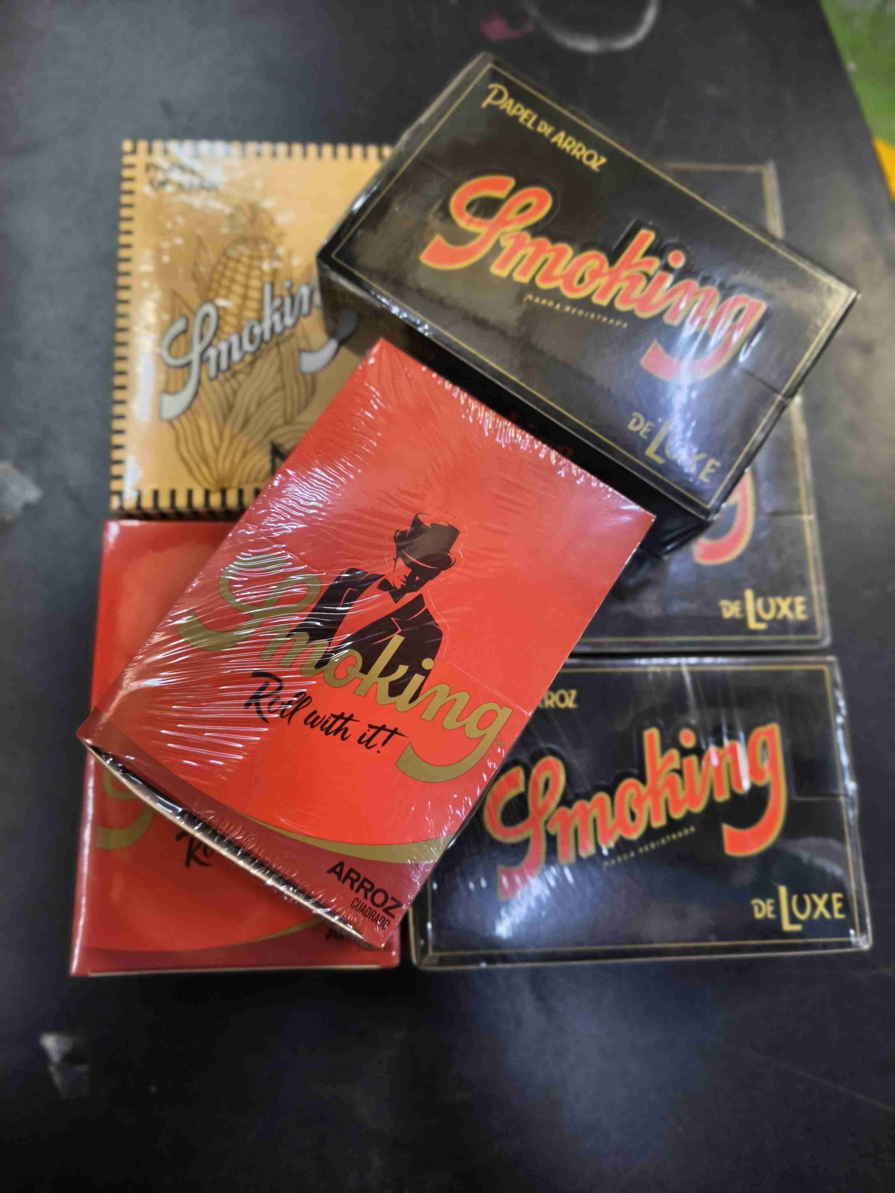 Box de 50 Papeles para fumar Smoking