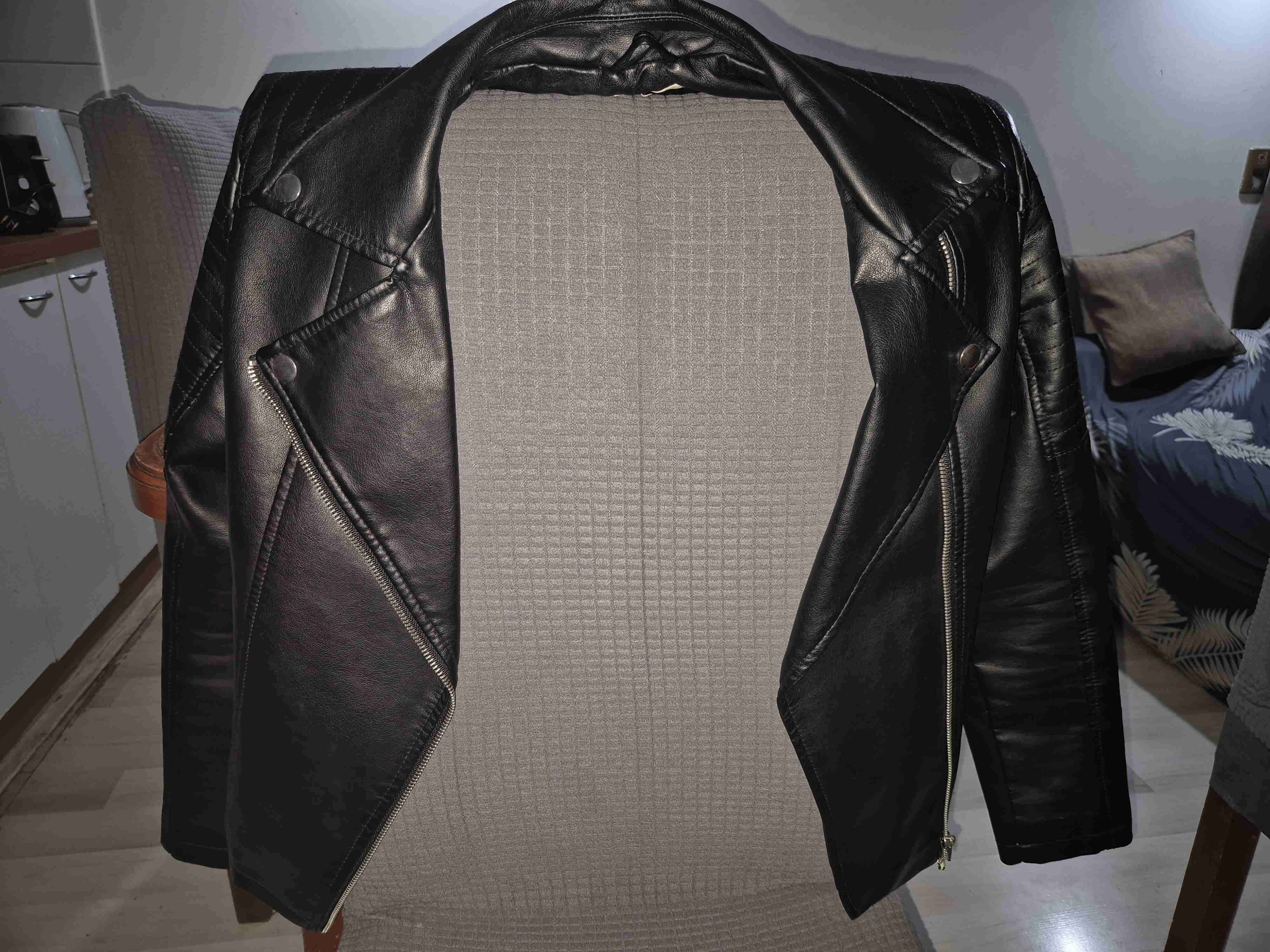 Chaqueta de cuero negra - miniatura 2