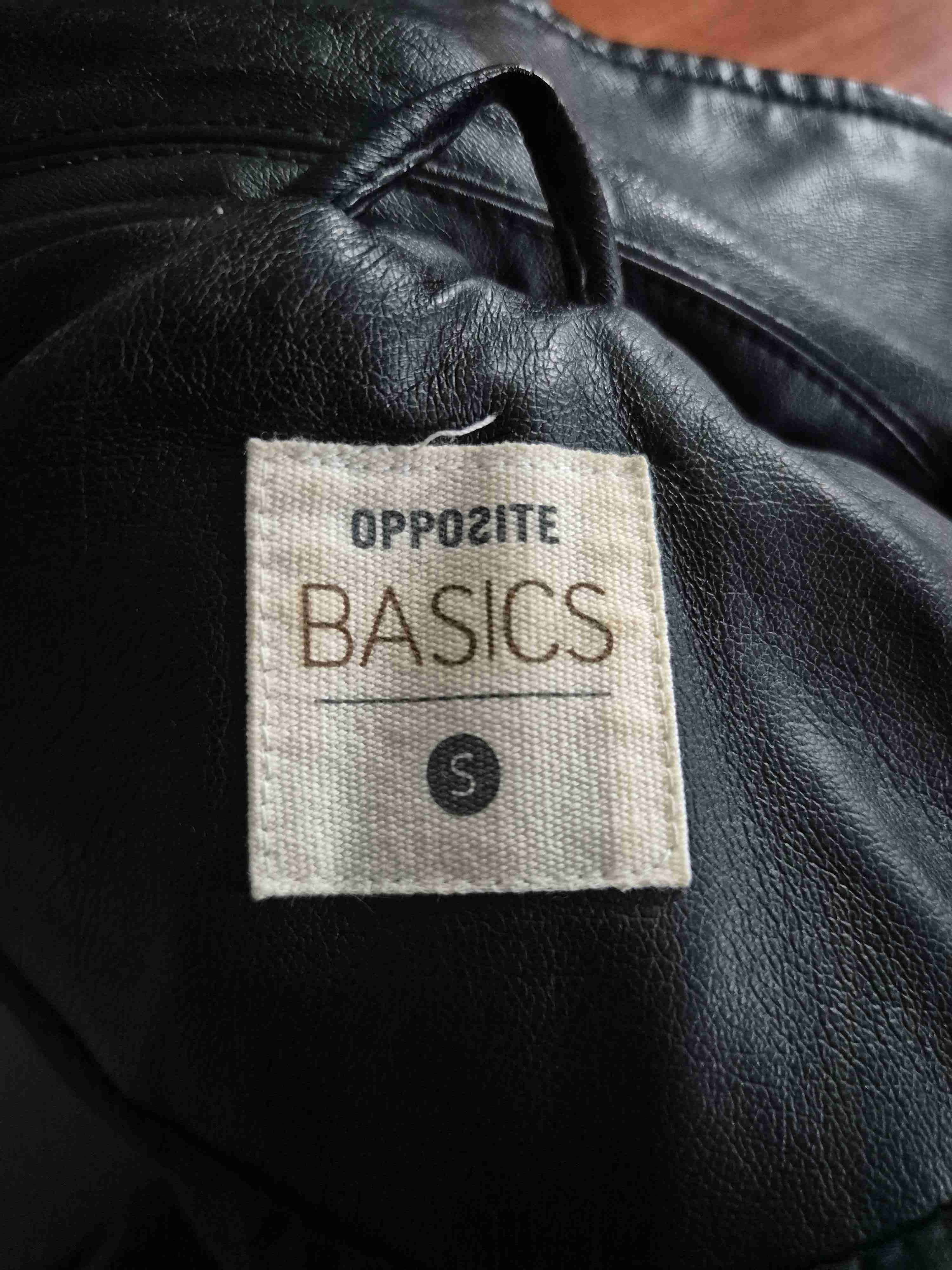 Chaqueta de cuero negra - miniatura 3