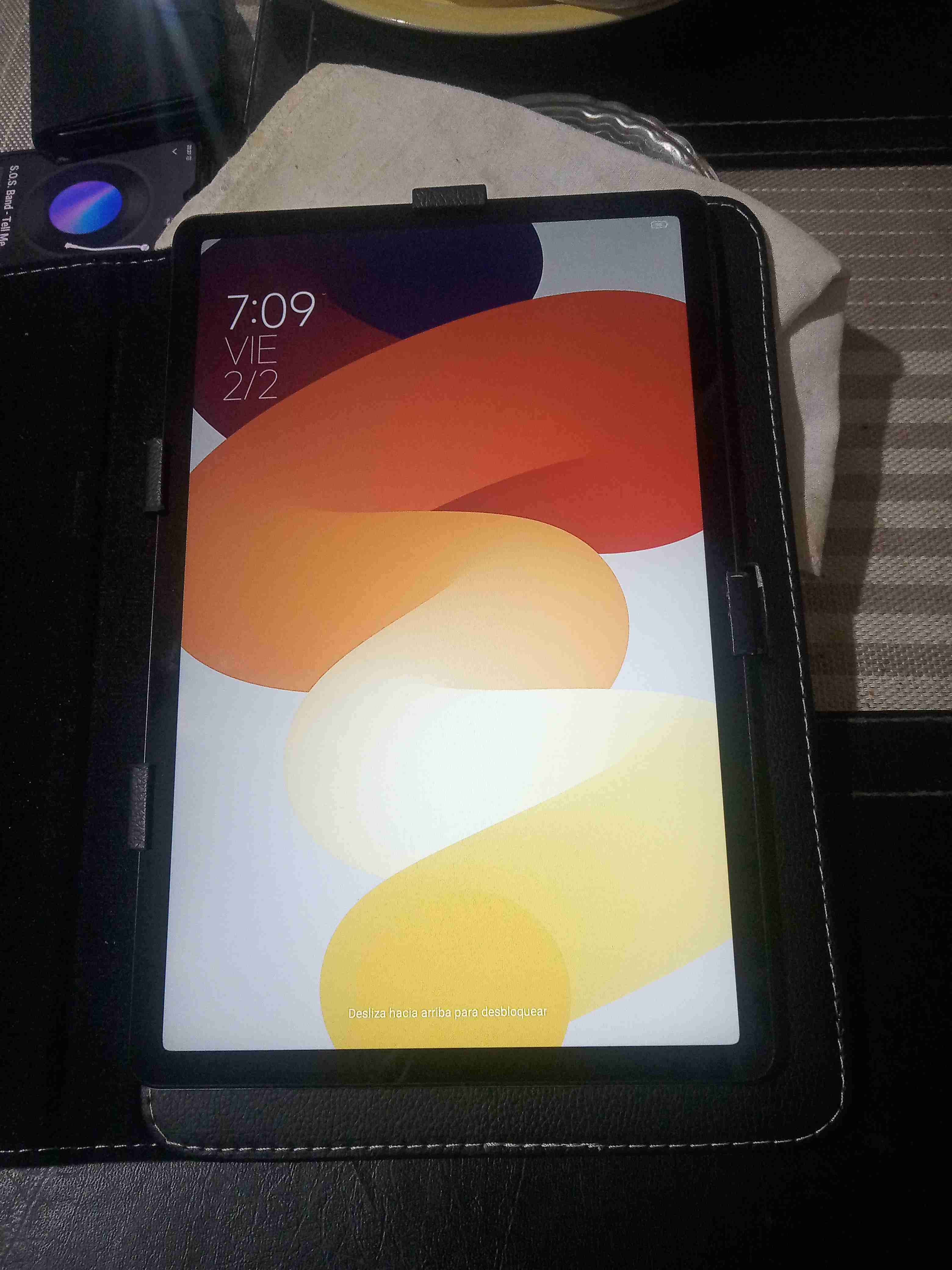 Tablet con funda protectora