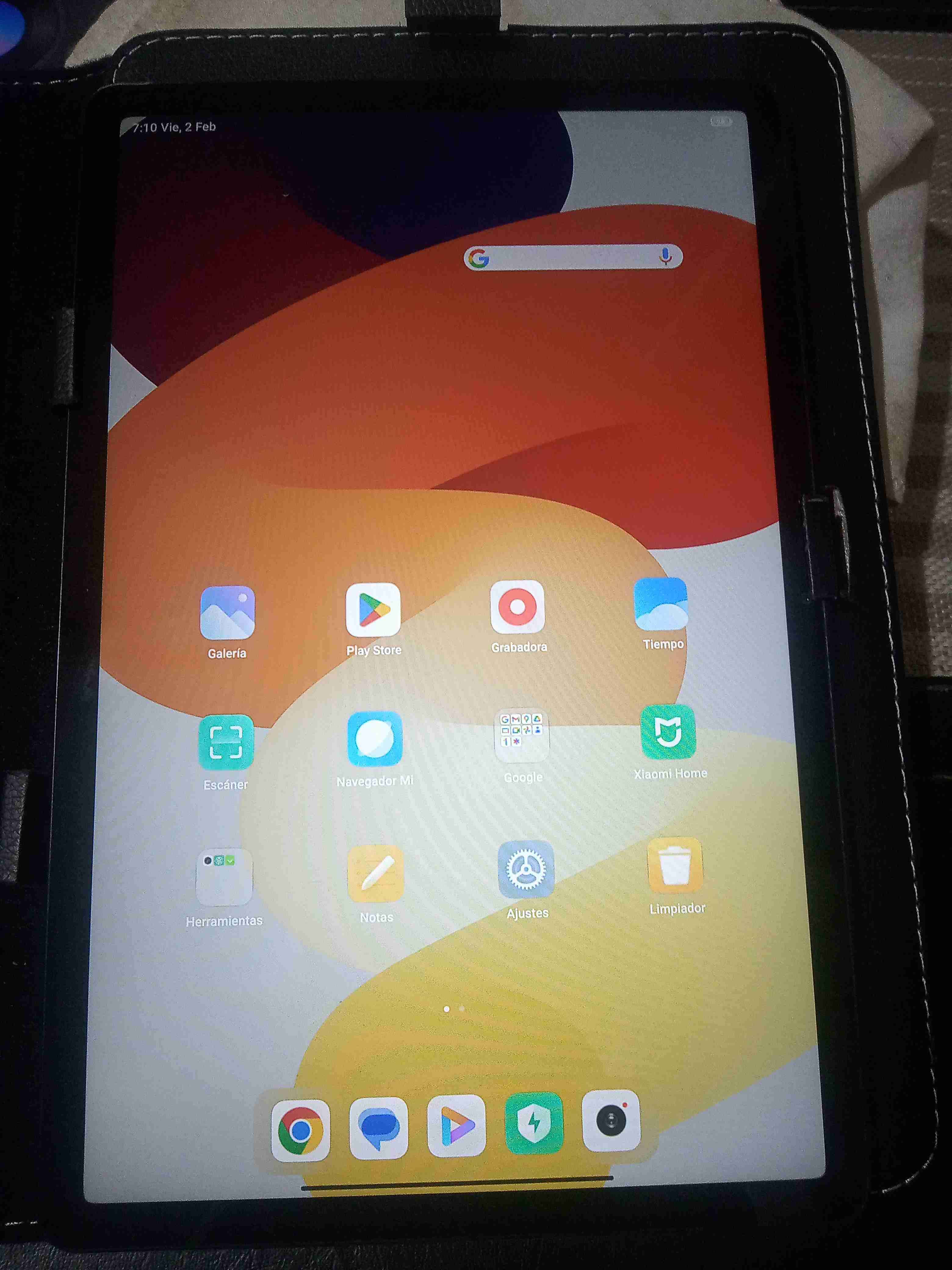 Tablet con funda protectora - miniatura 2