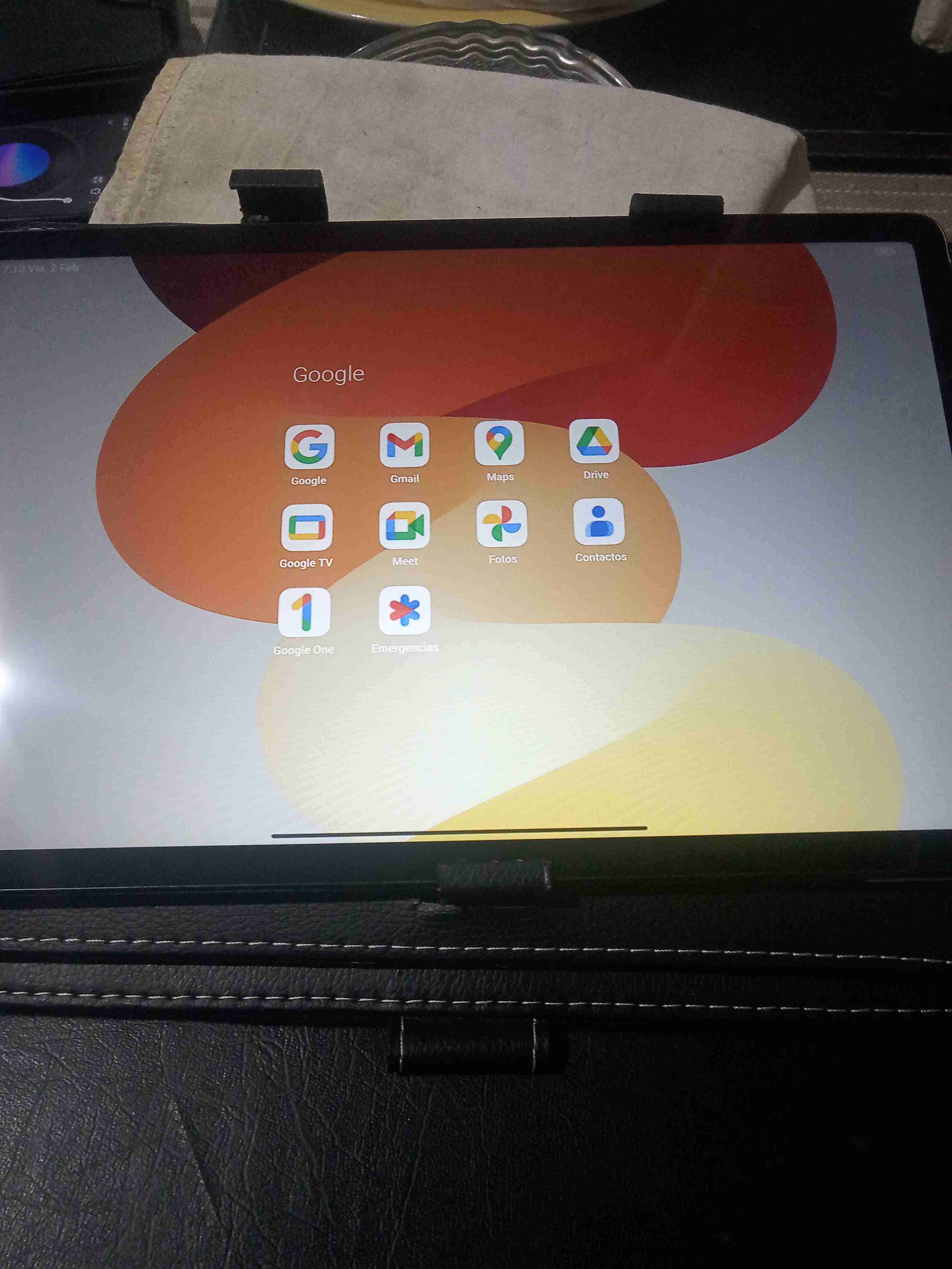 Tablet con funda protectora - miniatura 3