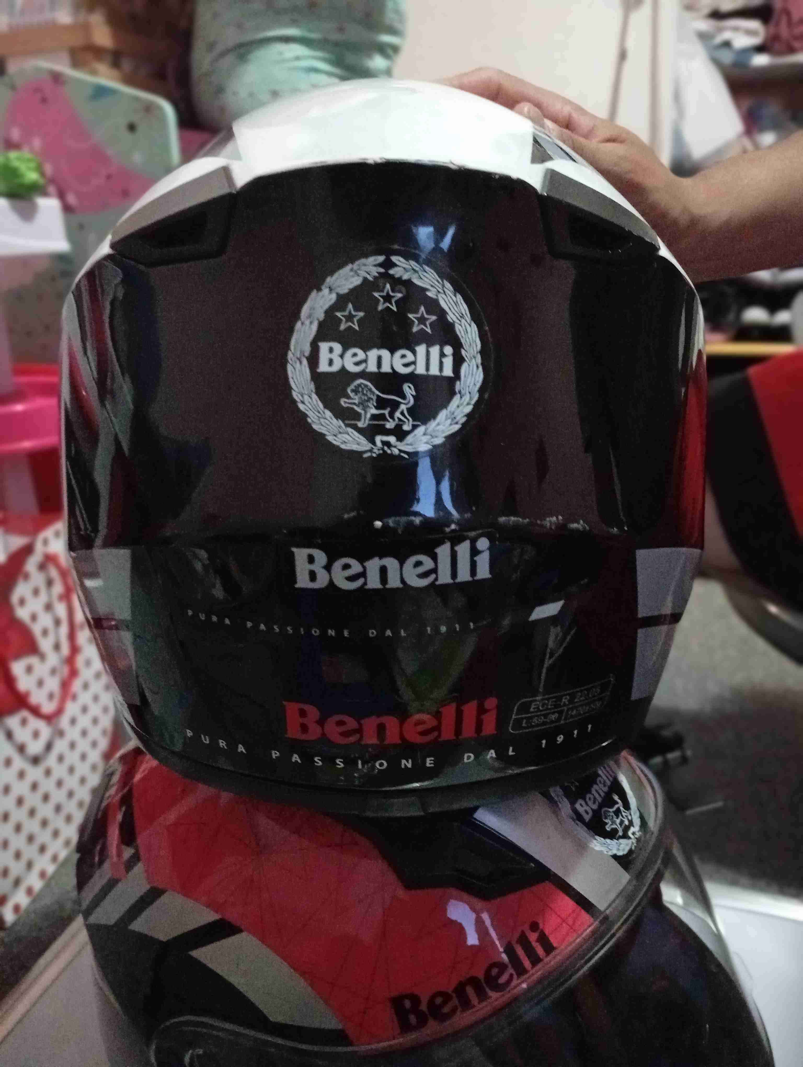 Cascos Benelli tallas M y L - miniatura 2