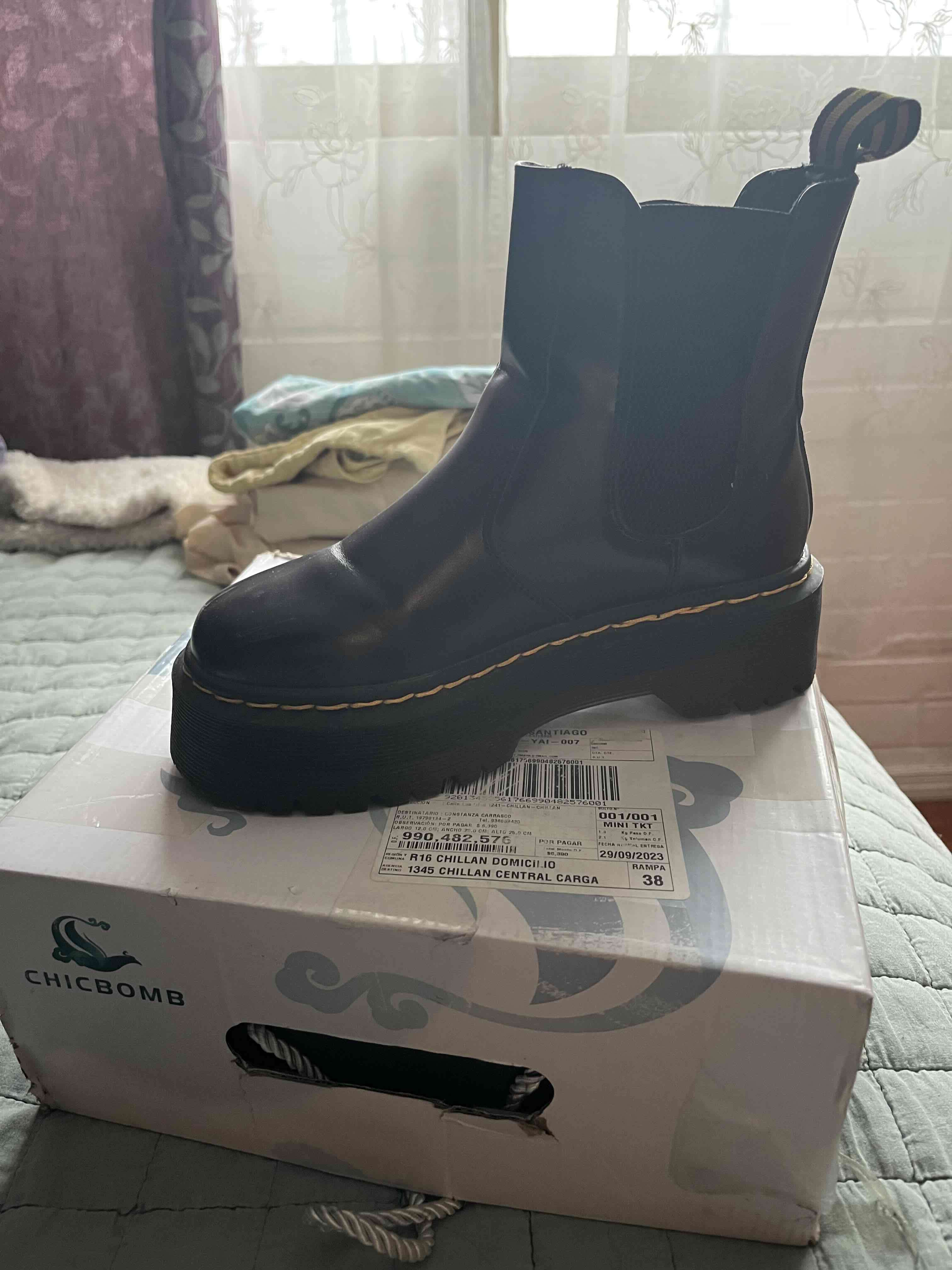 Botín negro chelsea con plataforma - miniatura 3