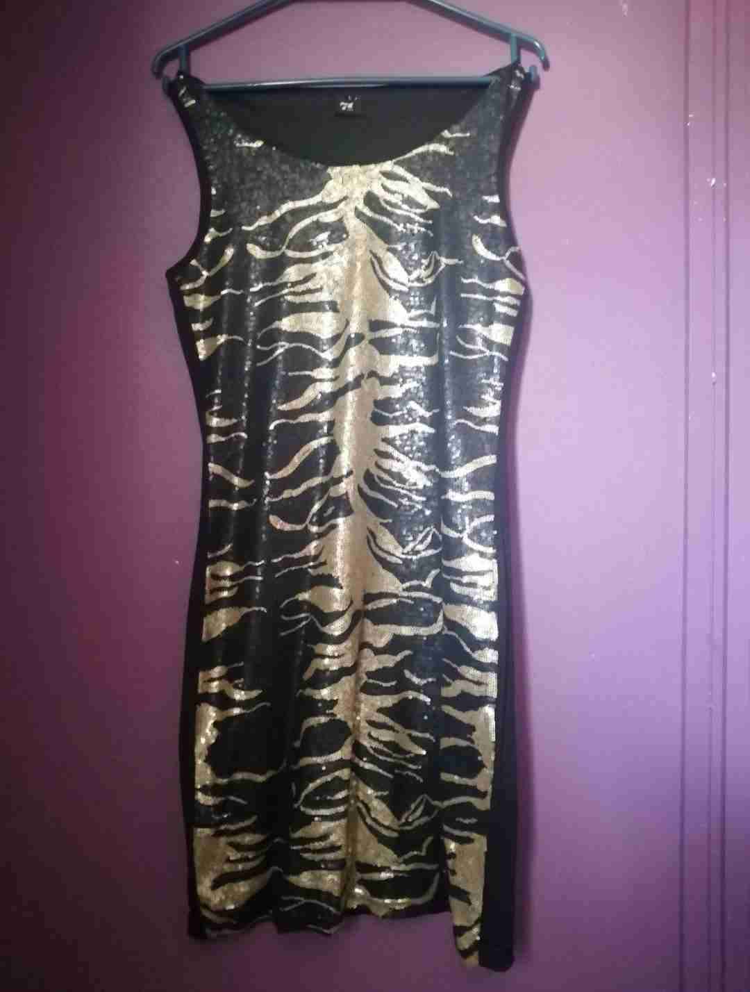 Vestido de lentejuelas doradas