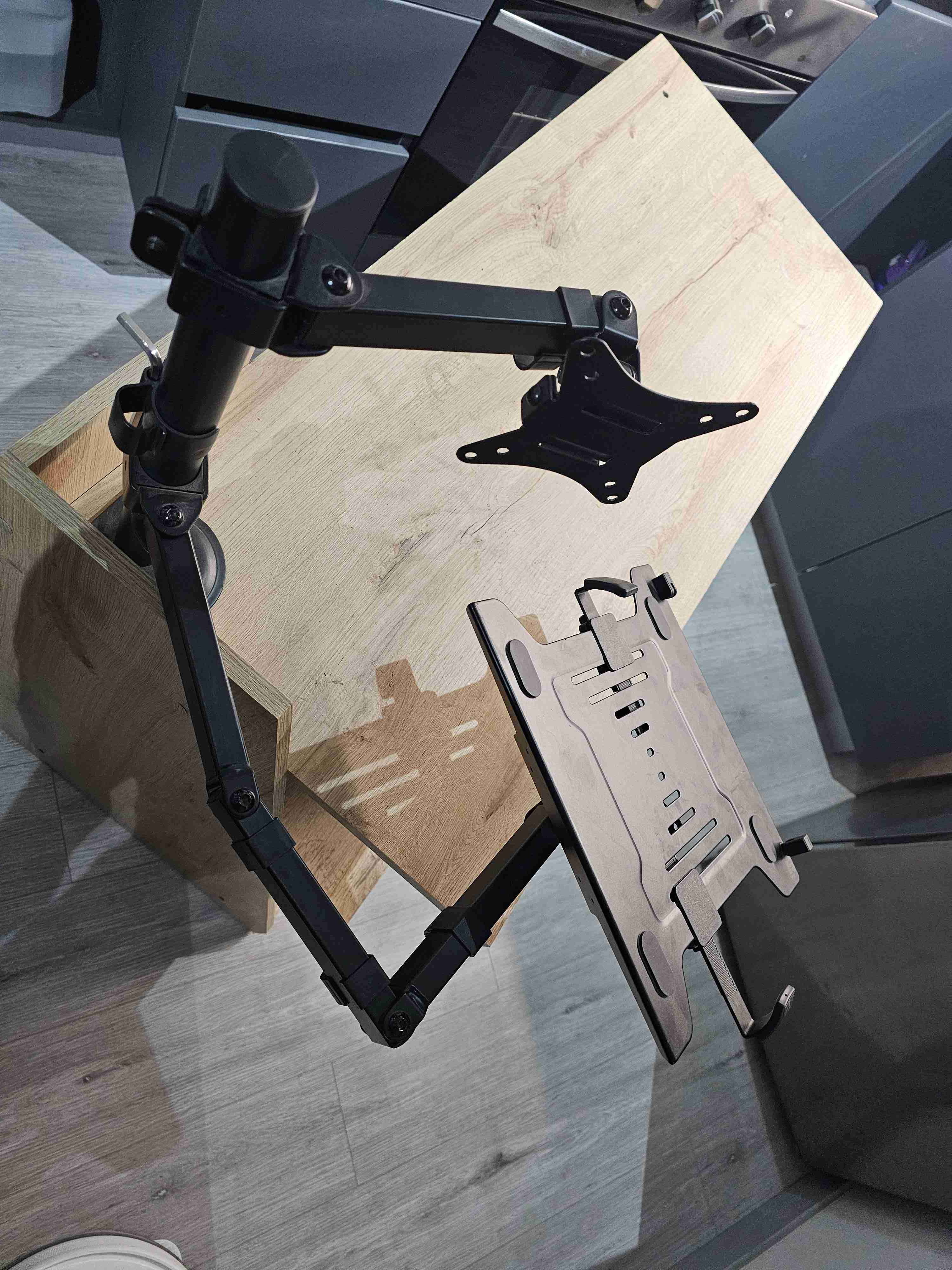 Soporte articulado para monitor y notebook - miniatura 2