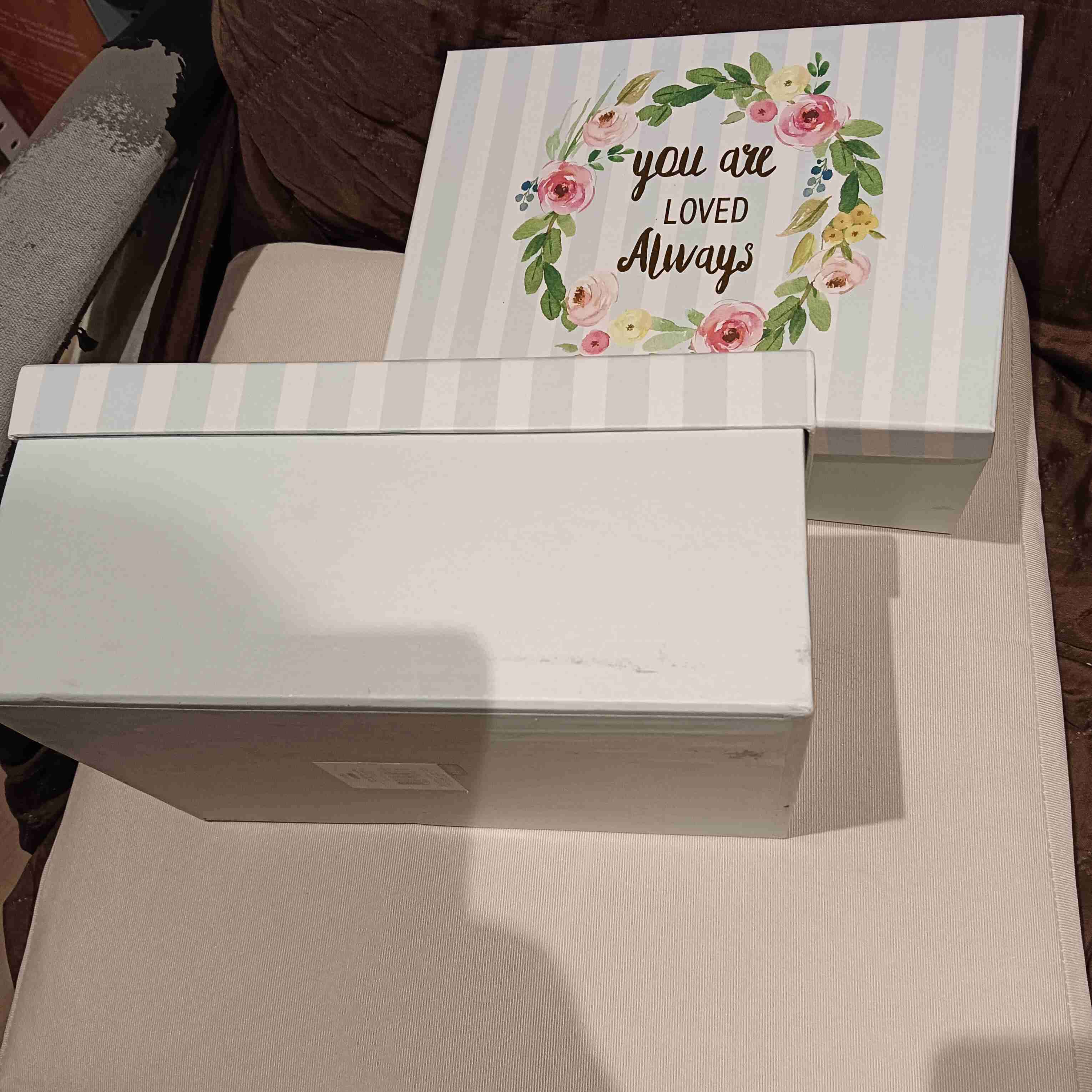 Caja decorativa floral con mensaje - miniatura 3
