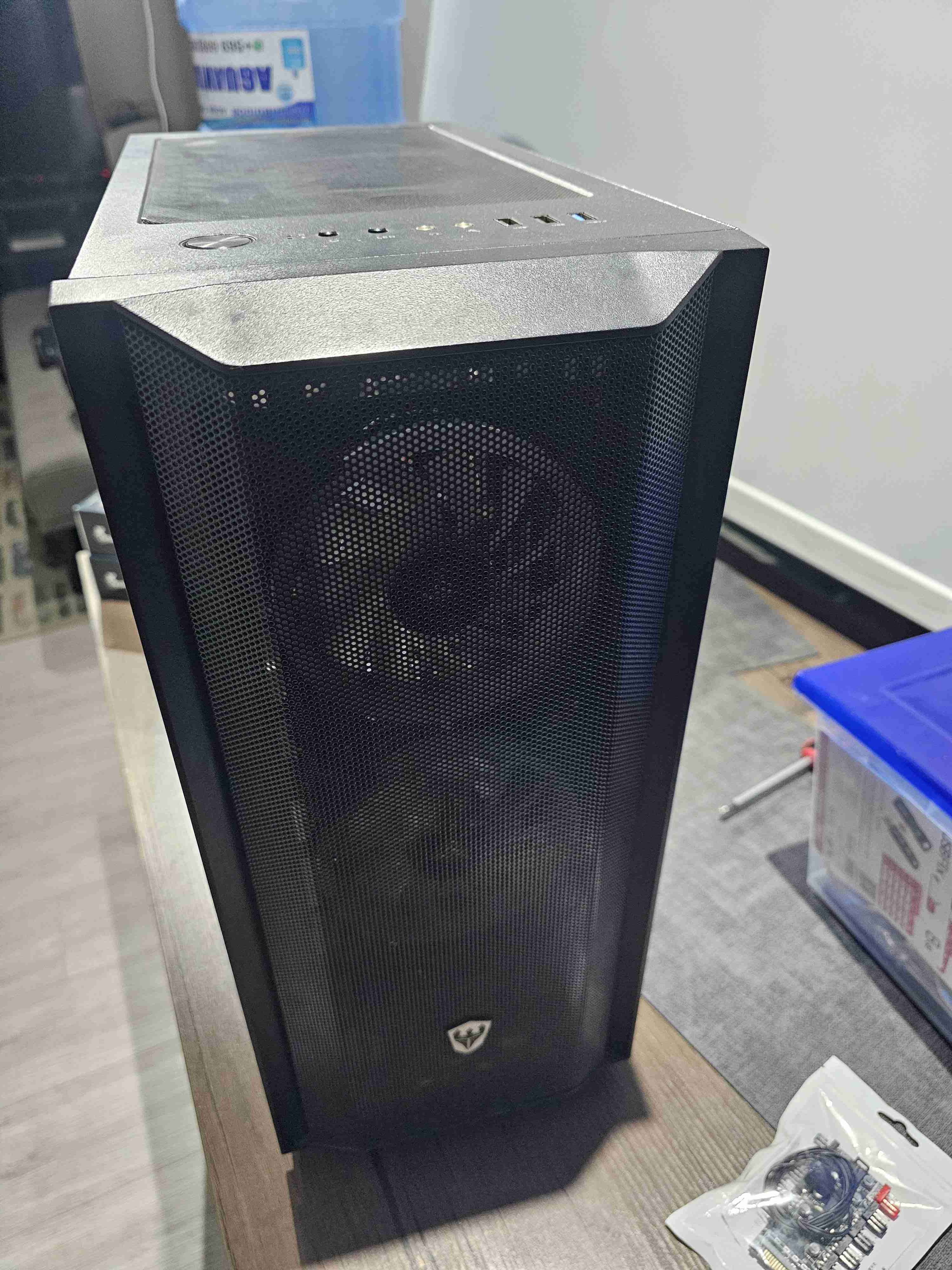 Gabinete para PC negro - miniatura 2