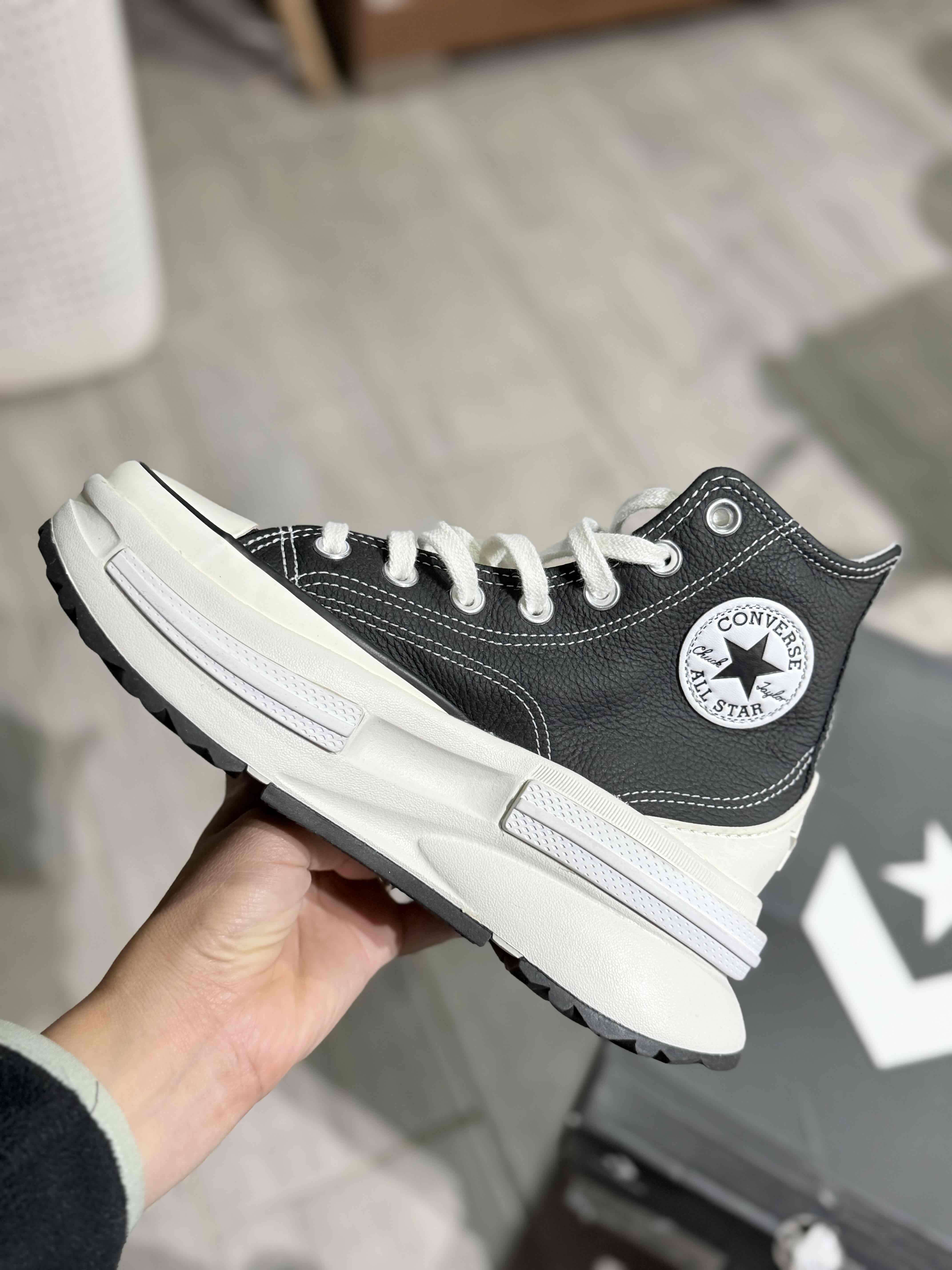 Zapatillas negras Converse - miniatura 3