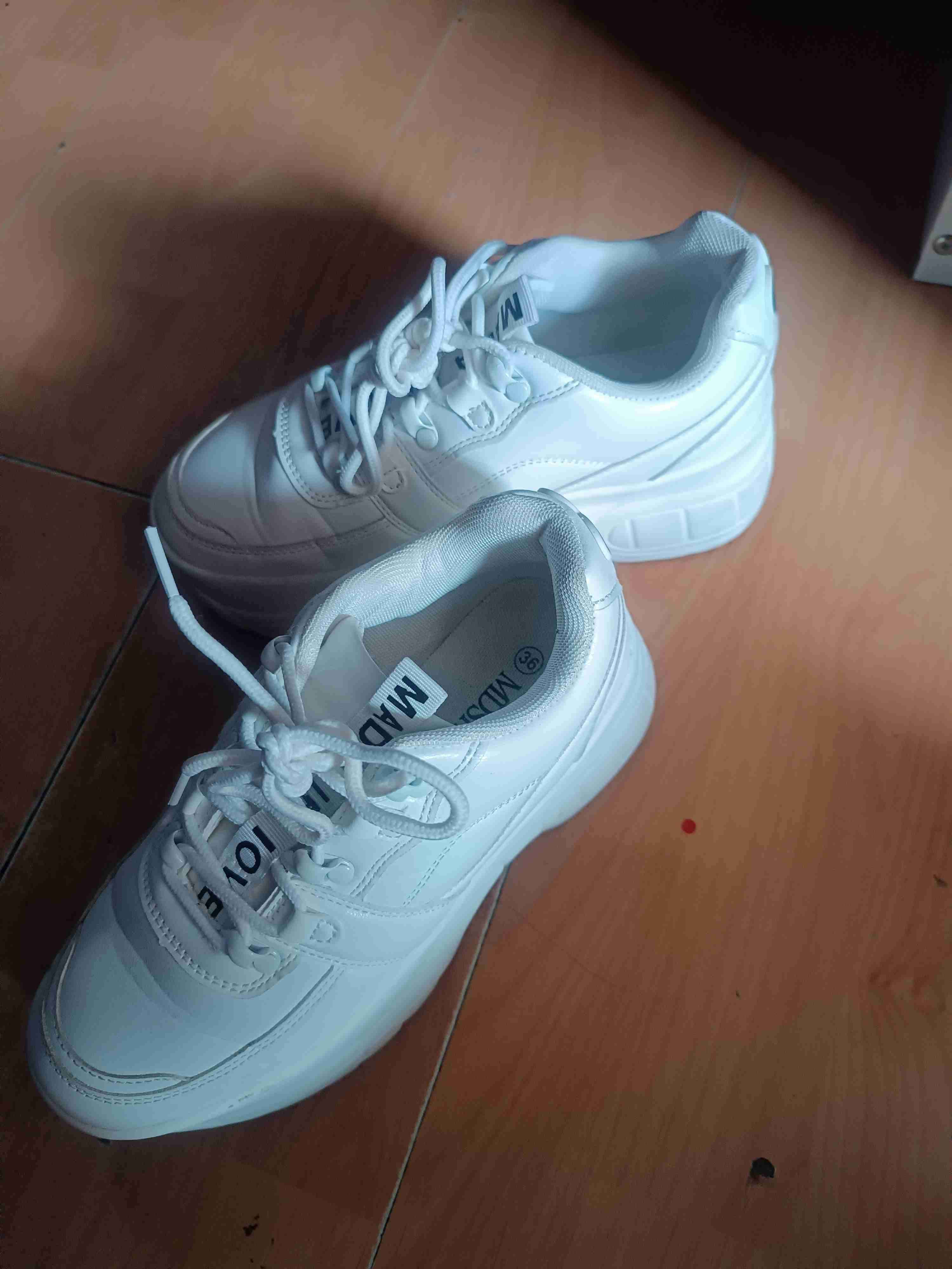 Zapatillas blancas