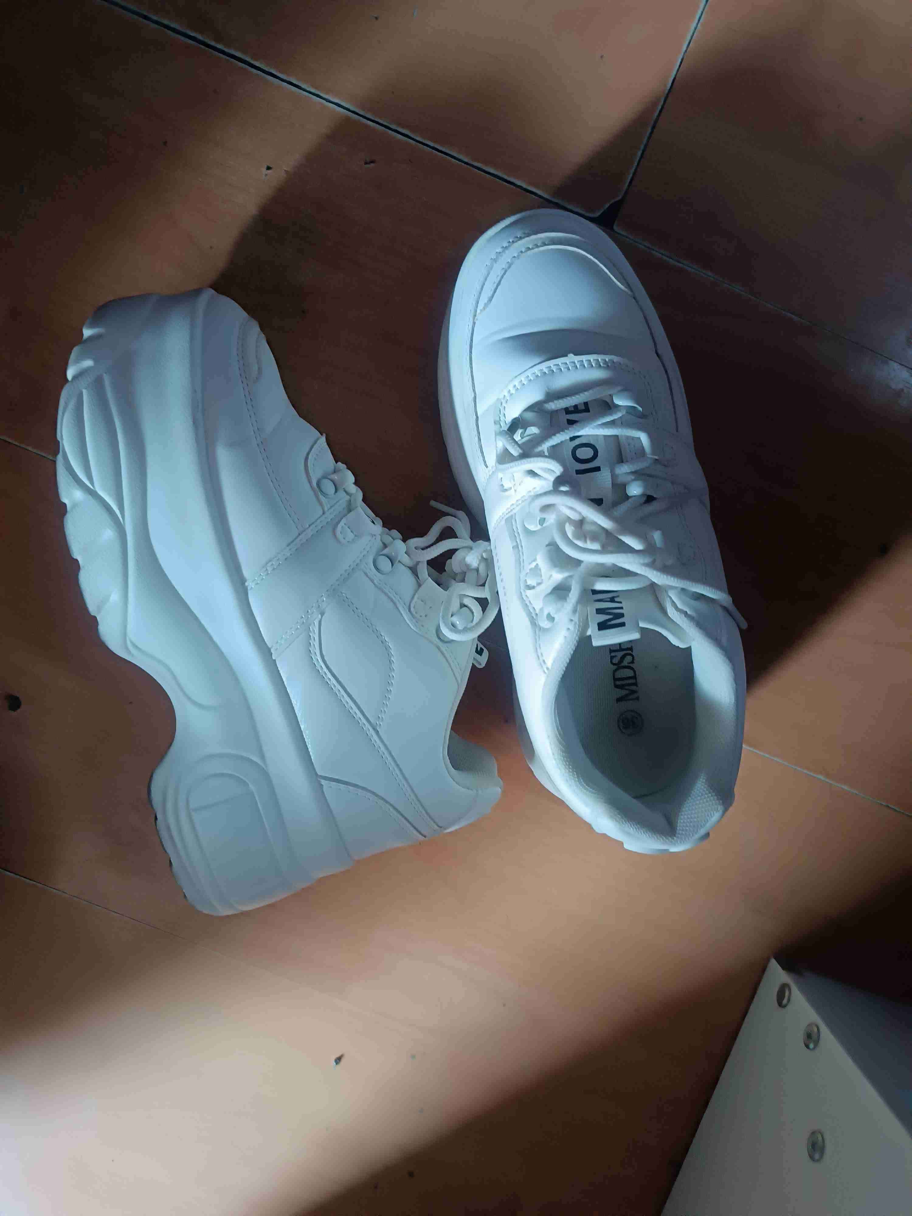 Zapatillas blancas - miniatura 3