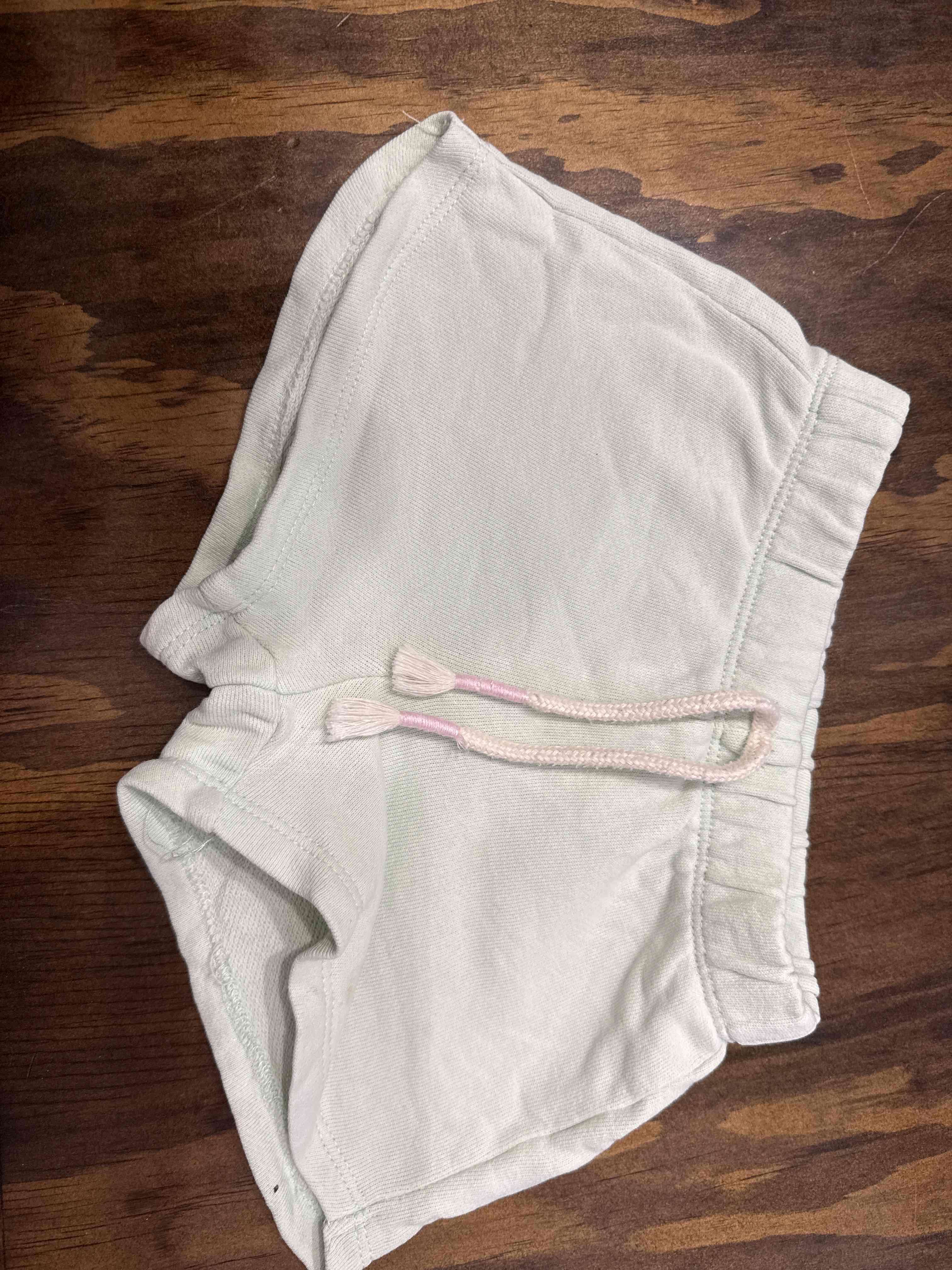 Shorts beige ajustables de algodón