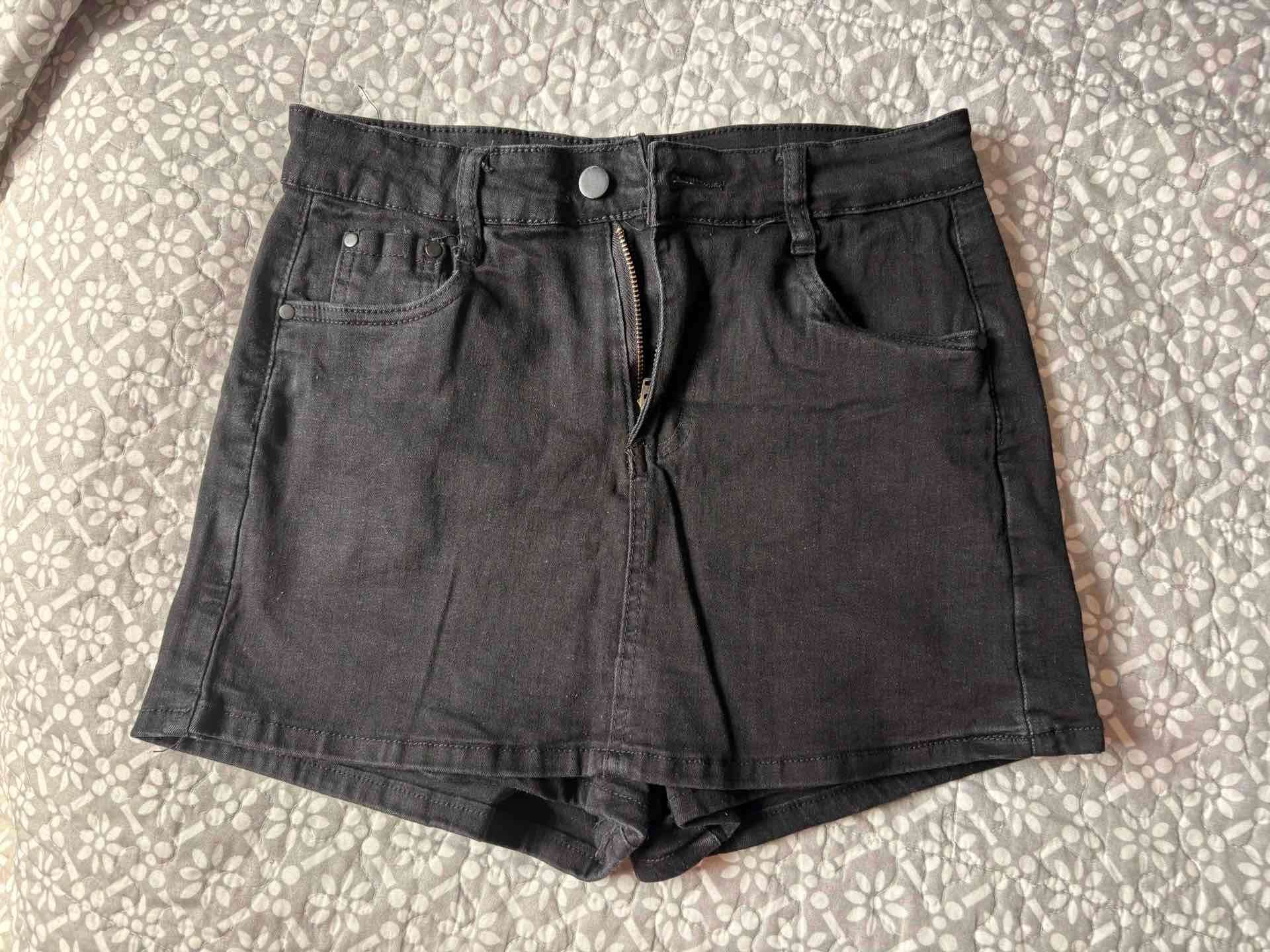 Falda short de mezclilla negro