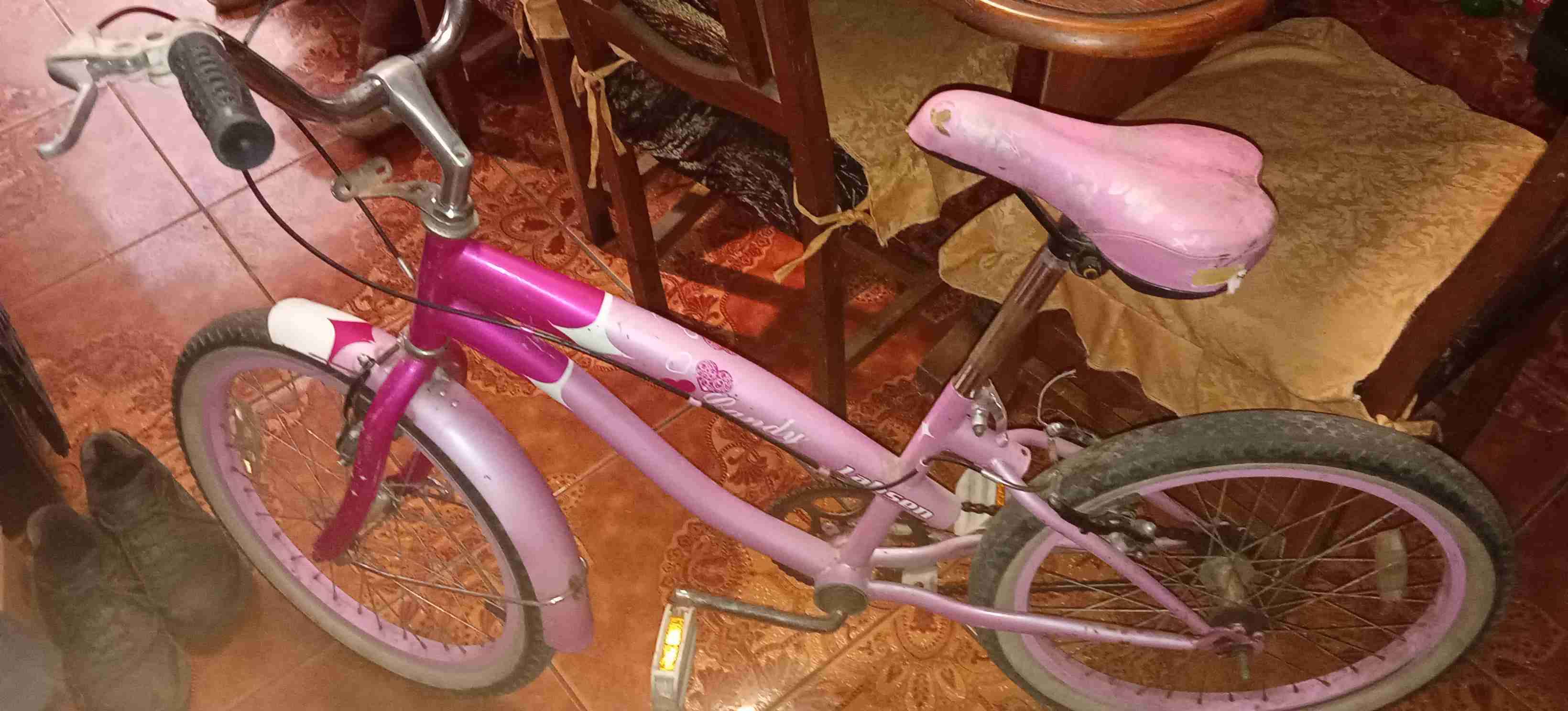 Bicicleta infantil rosada
