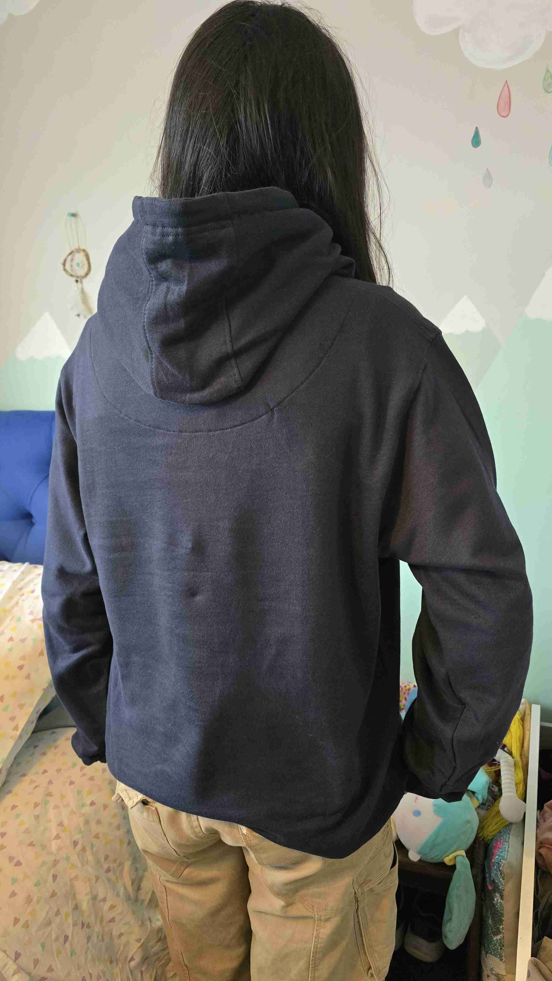 Polerón azul oscuro con capucha