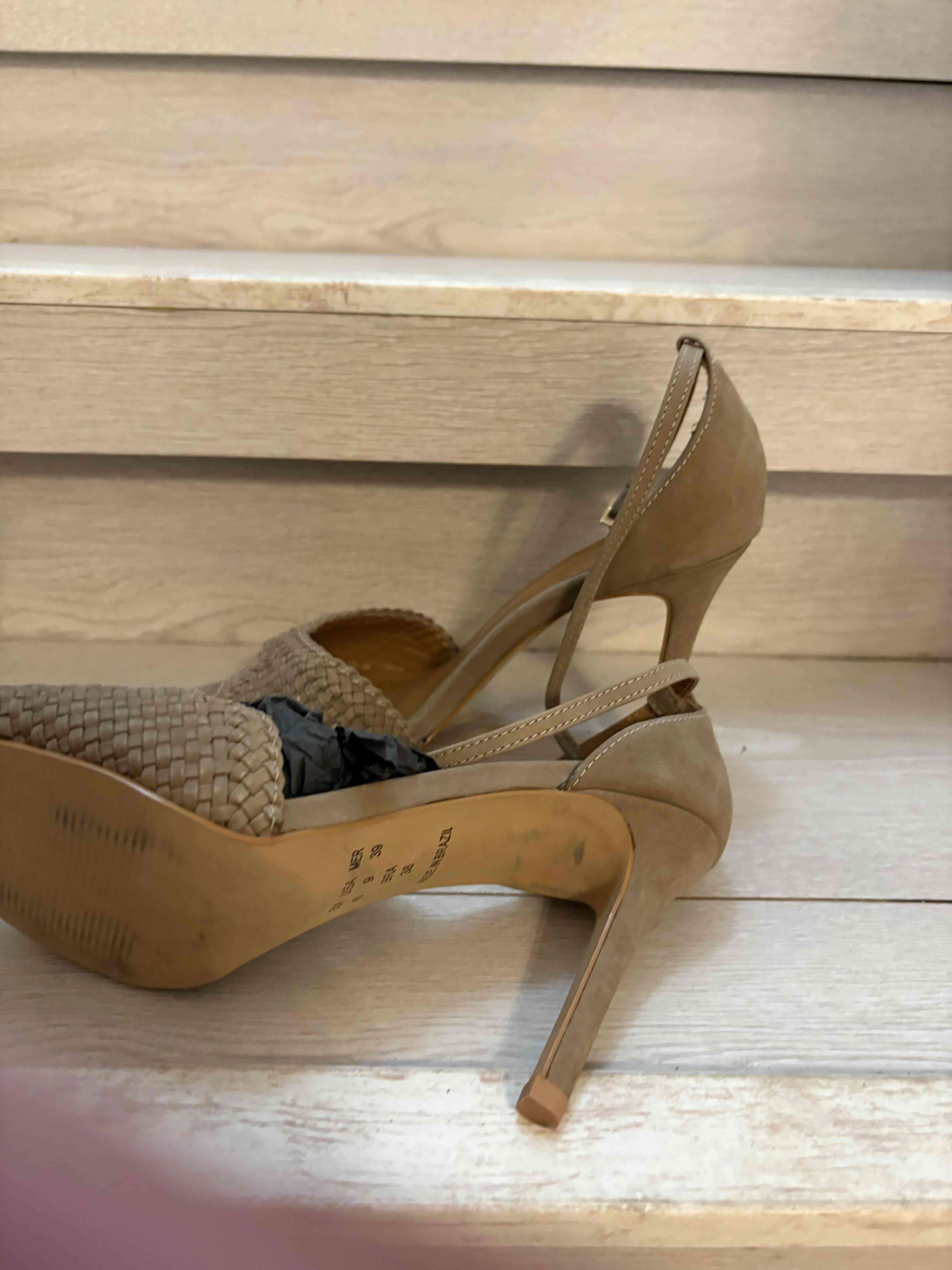 Zapatos de tacón beige tejido - miniatura 4