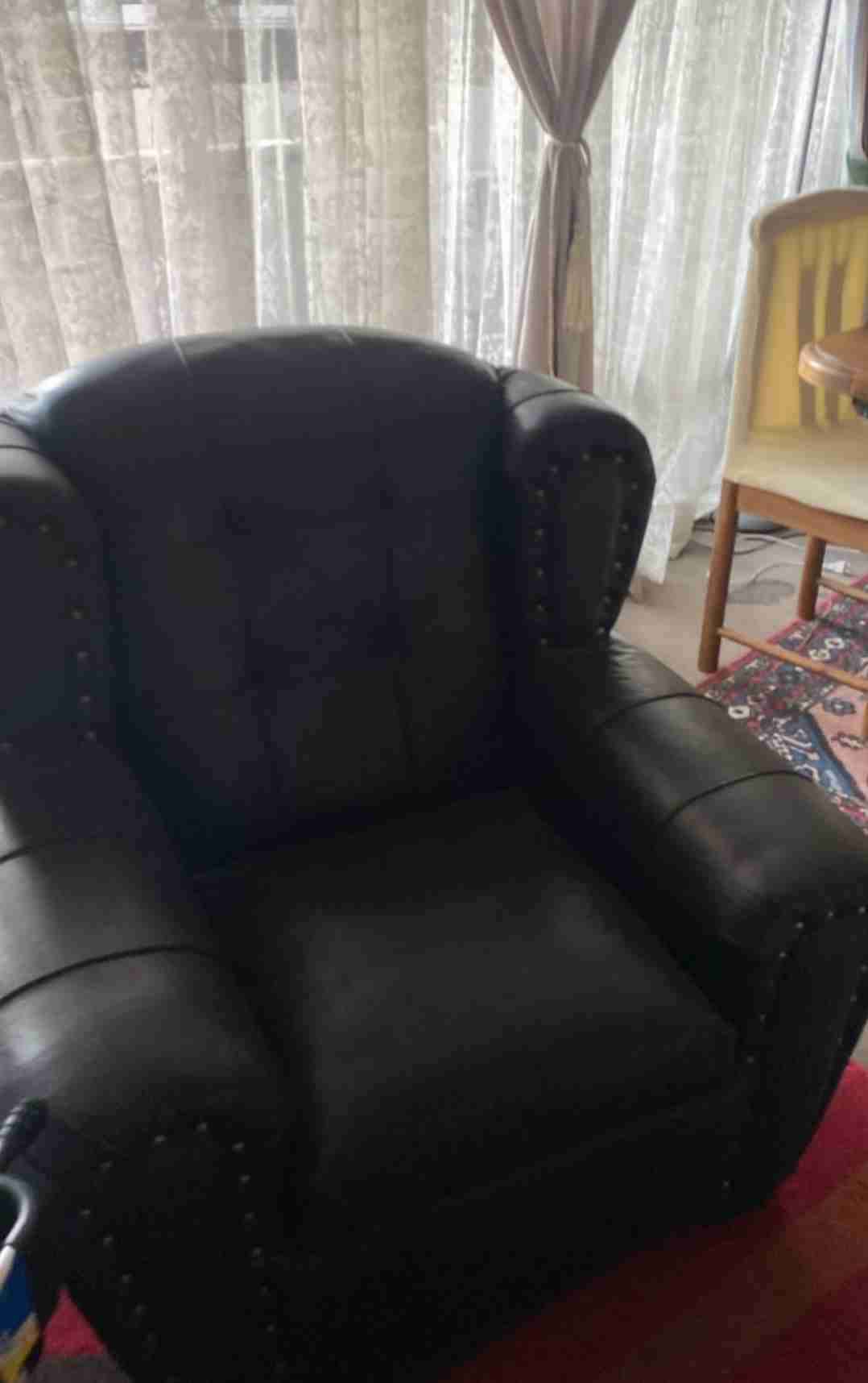 Sofá de cuerina - miniatura 3