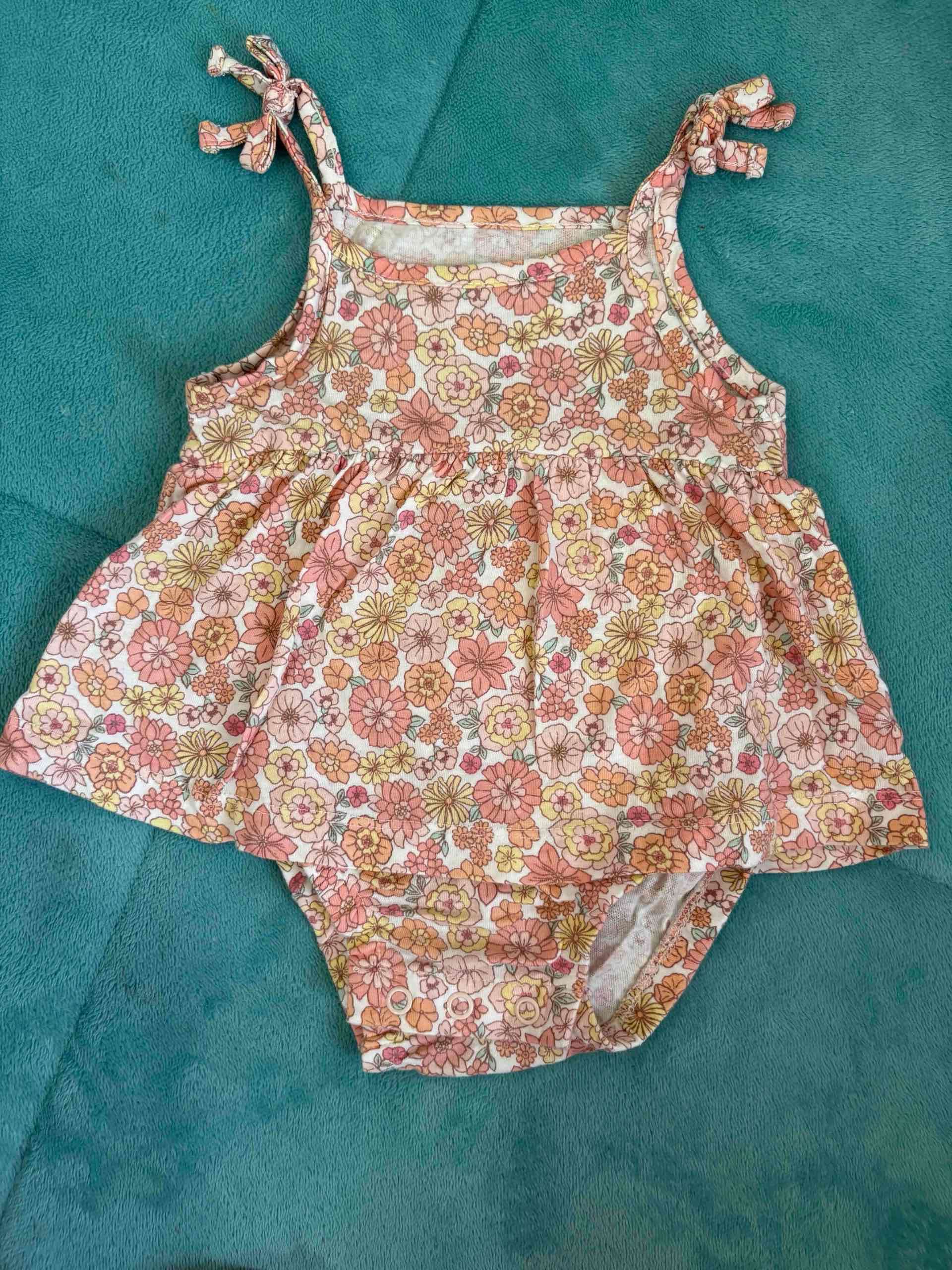 Body de bebé floral Carters 3 meses