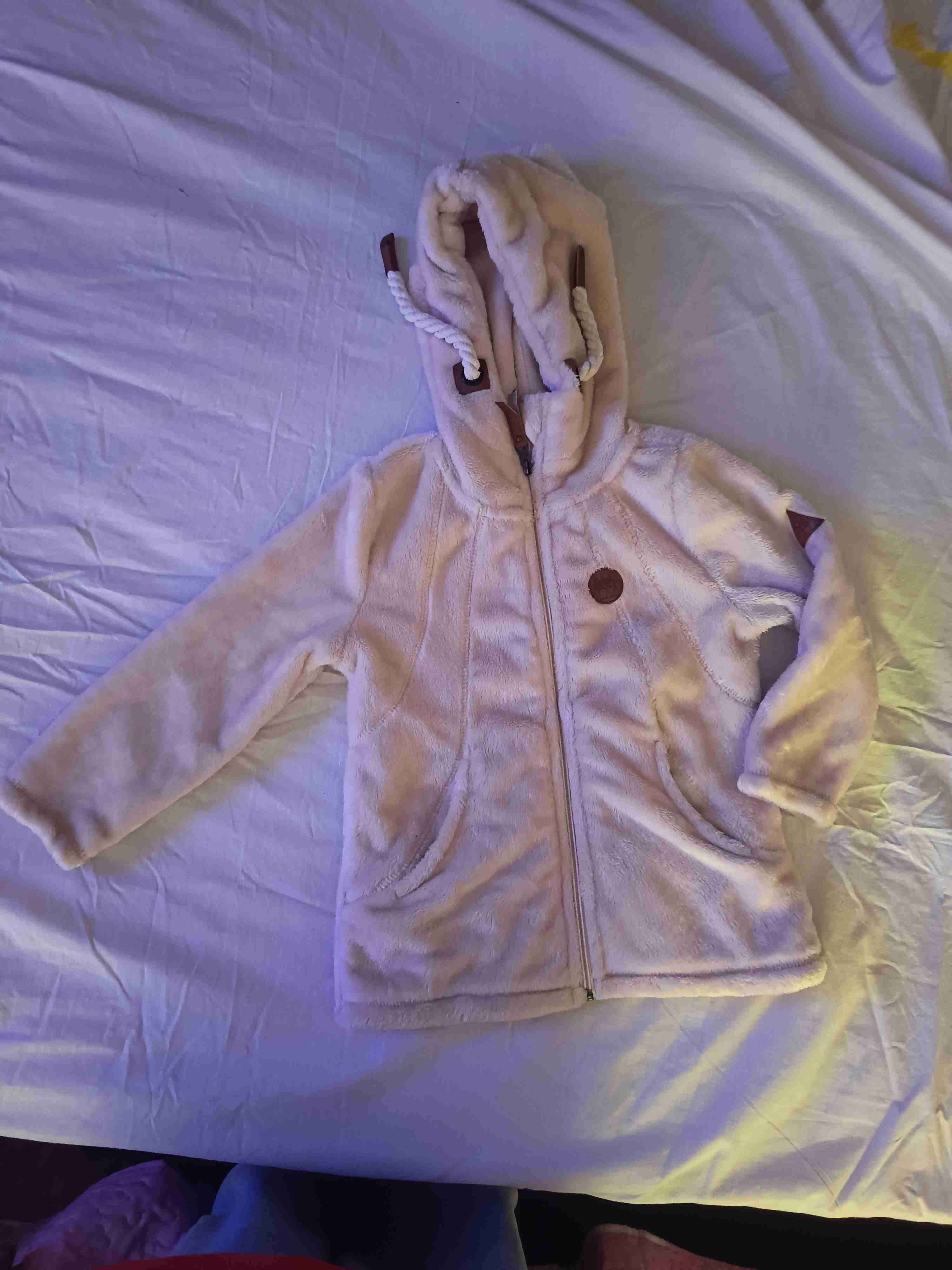 Chaqueta con capucha beige