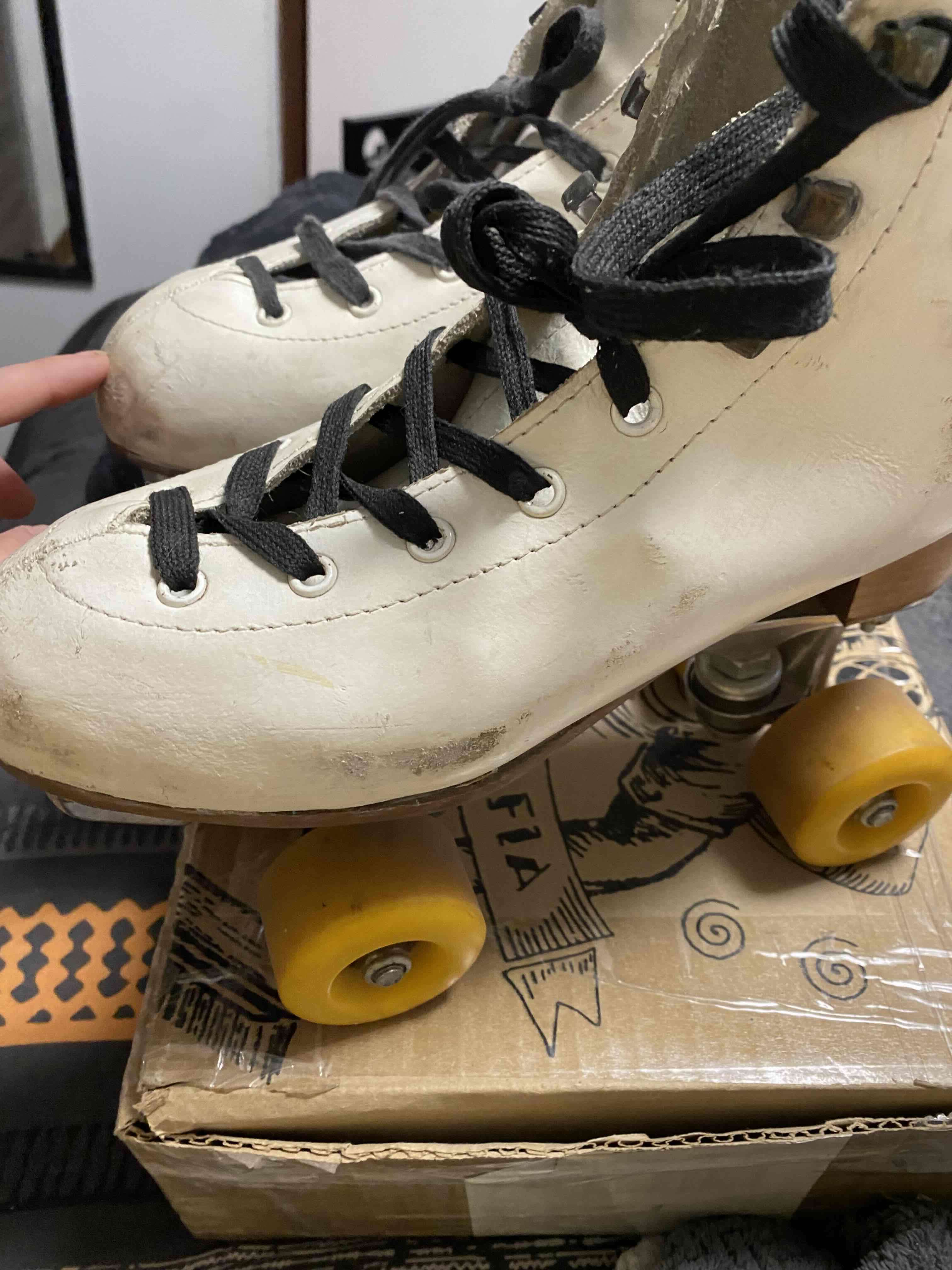 Zapatos zapatilla y patines - miniatura 4