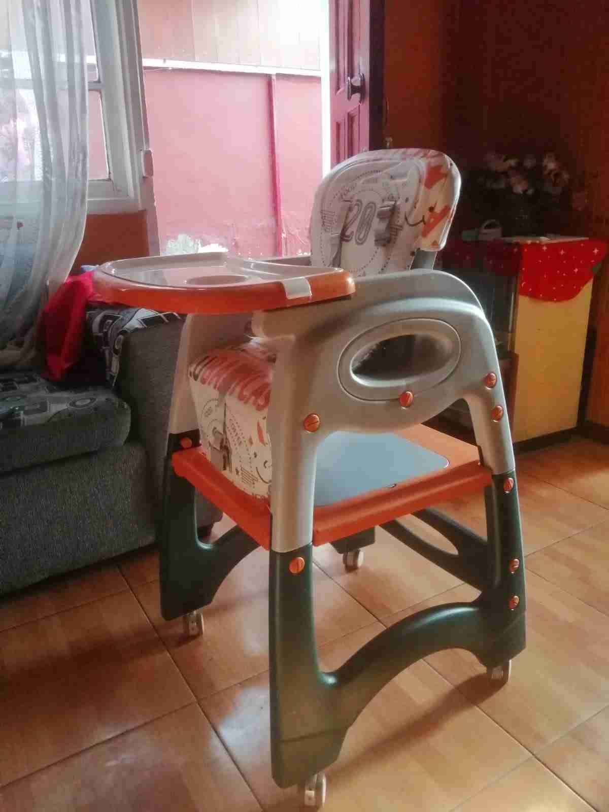 Silla de comer para bebé Babycare - miniatura 2