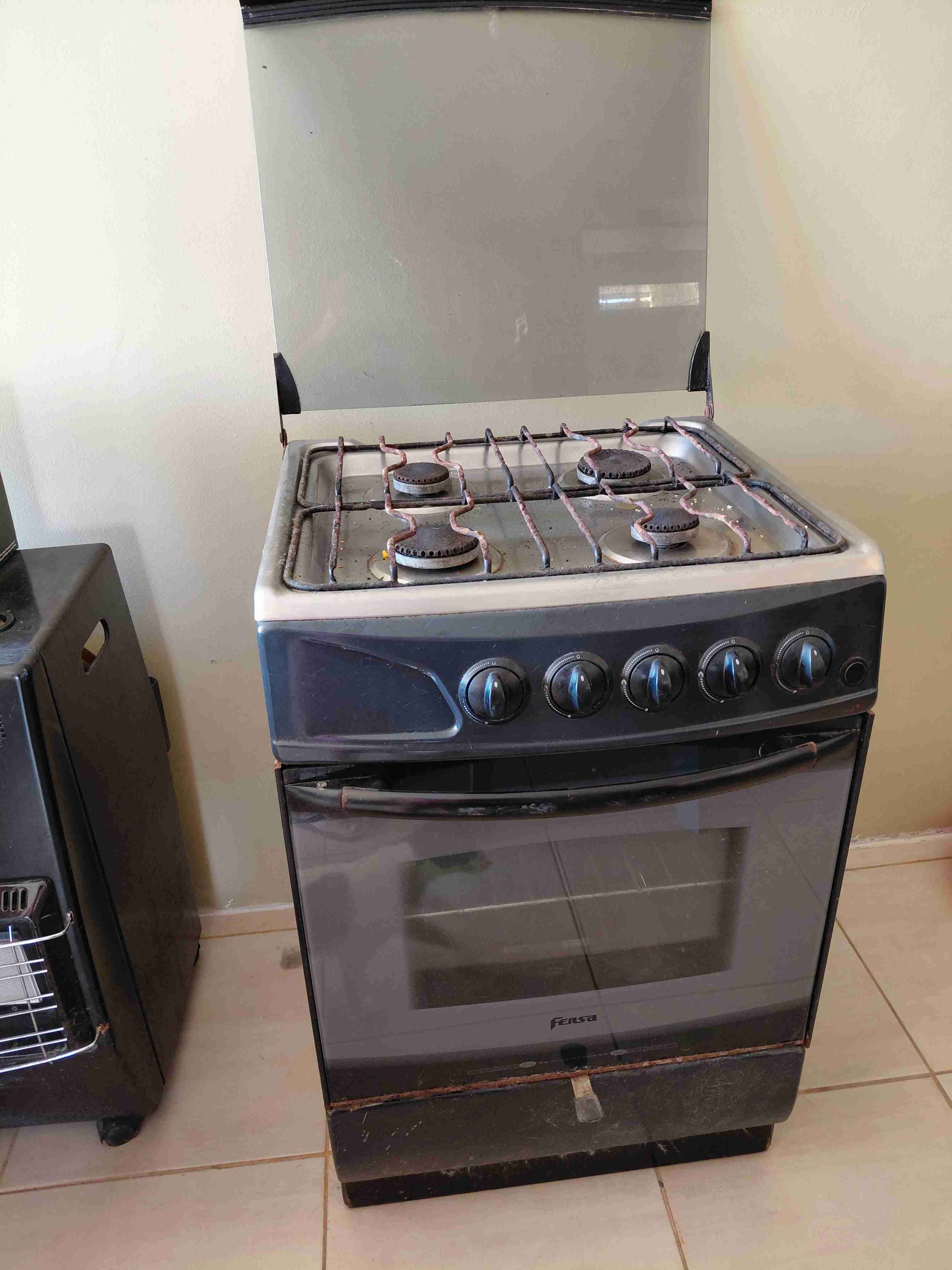 Cocina a gas con horno - miniatura 2