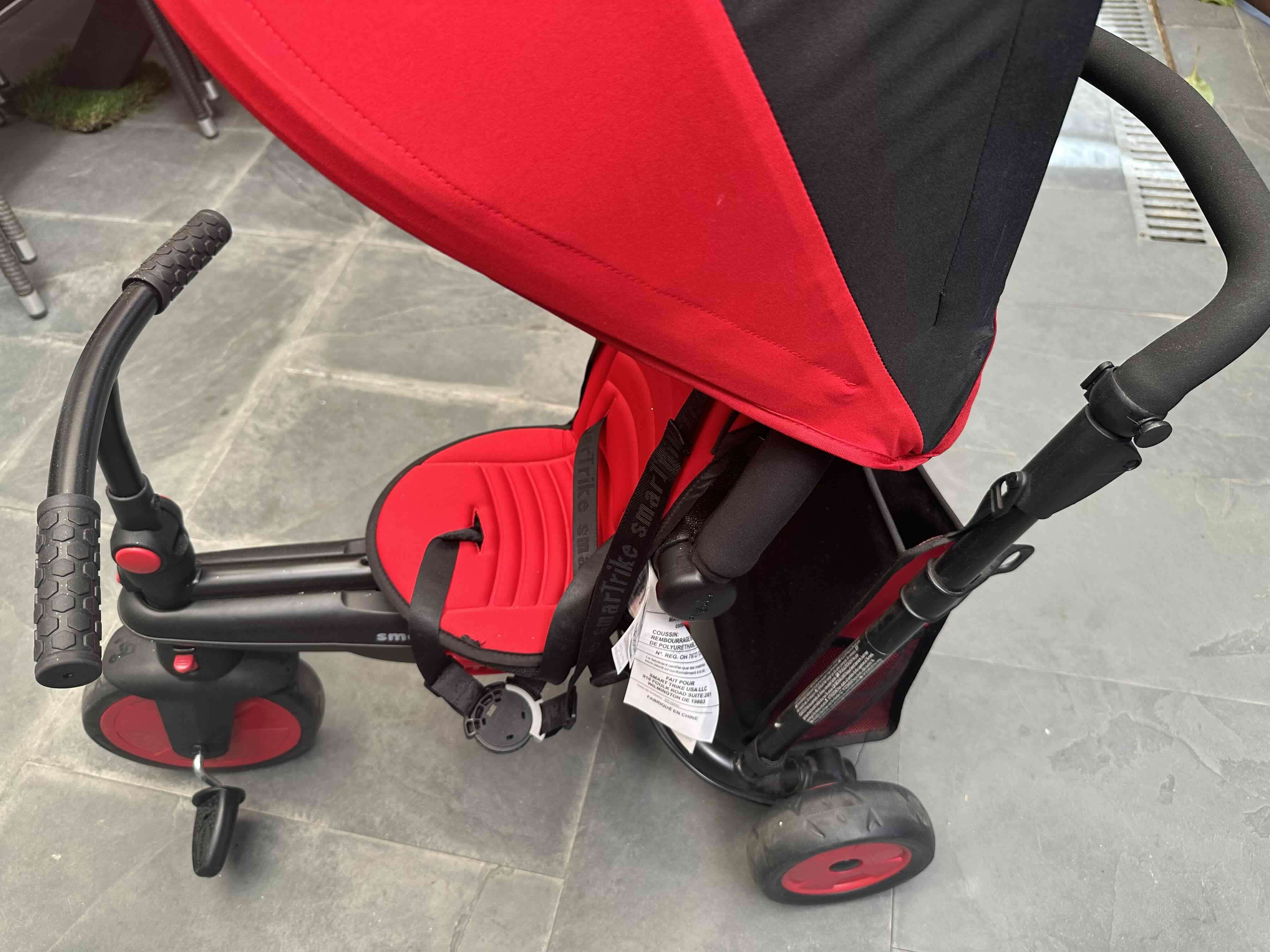 Triciclo infantil rojo y negro - miniatura 3