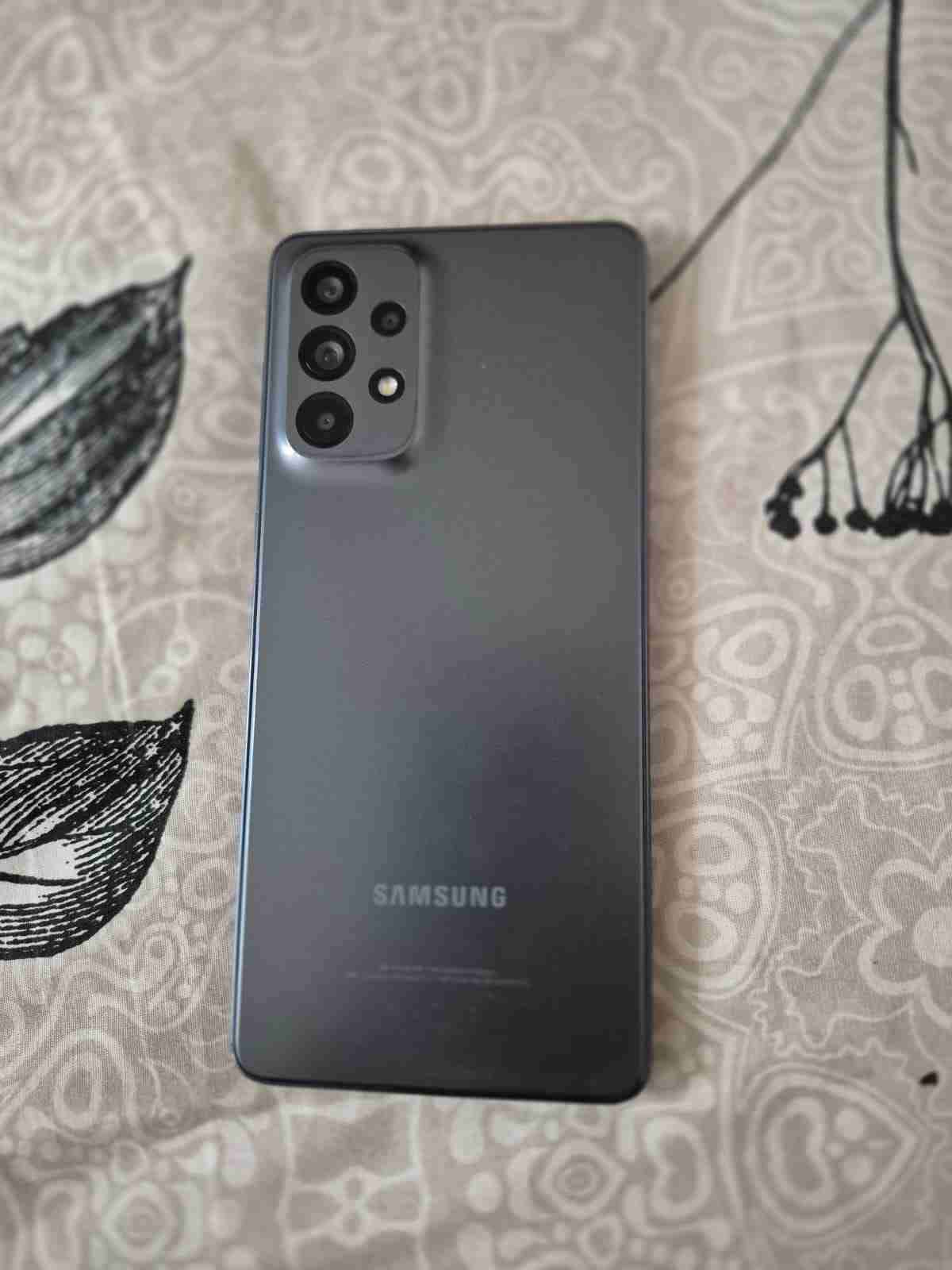 Samsung Galaxy A73 5G usado - miniatura 2