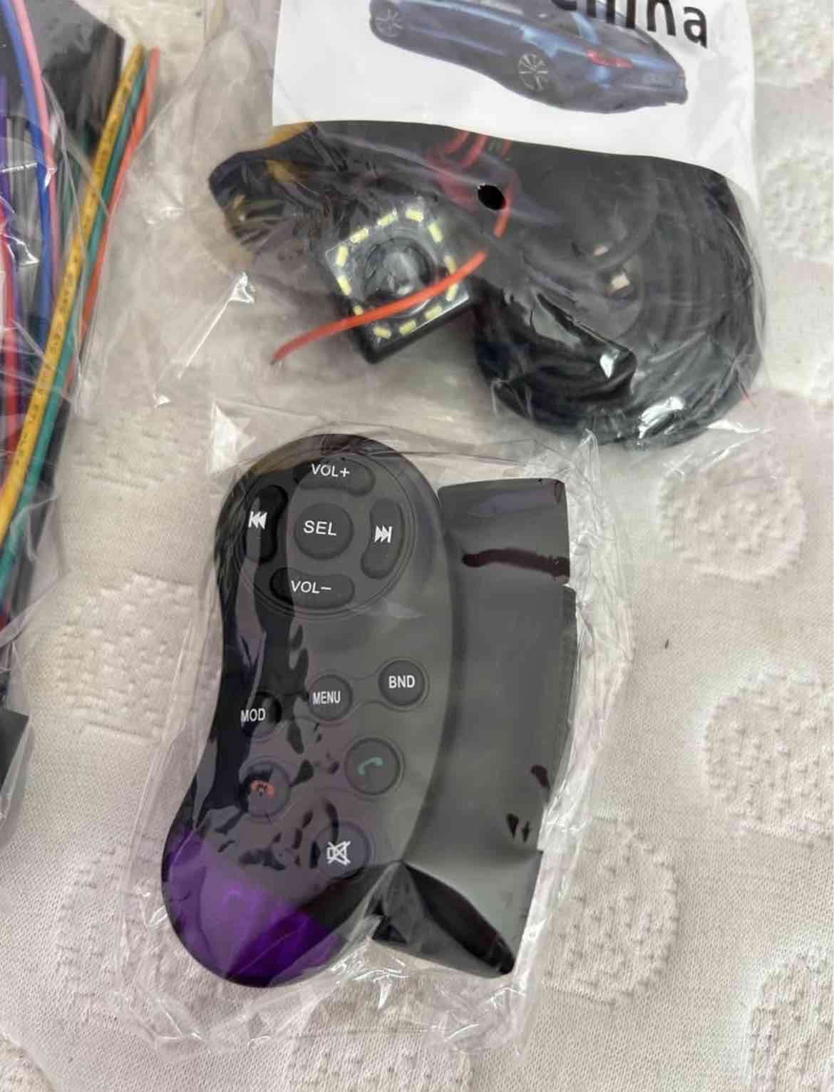 Pantalla para auto con cámara de retroceso - miniatura 2