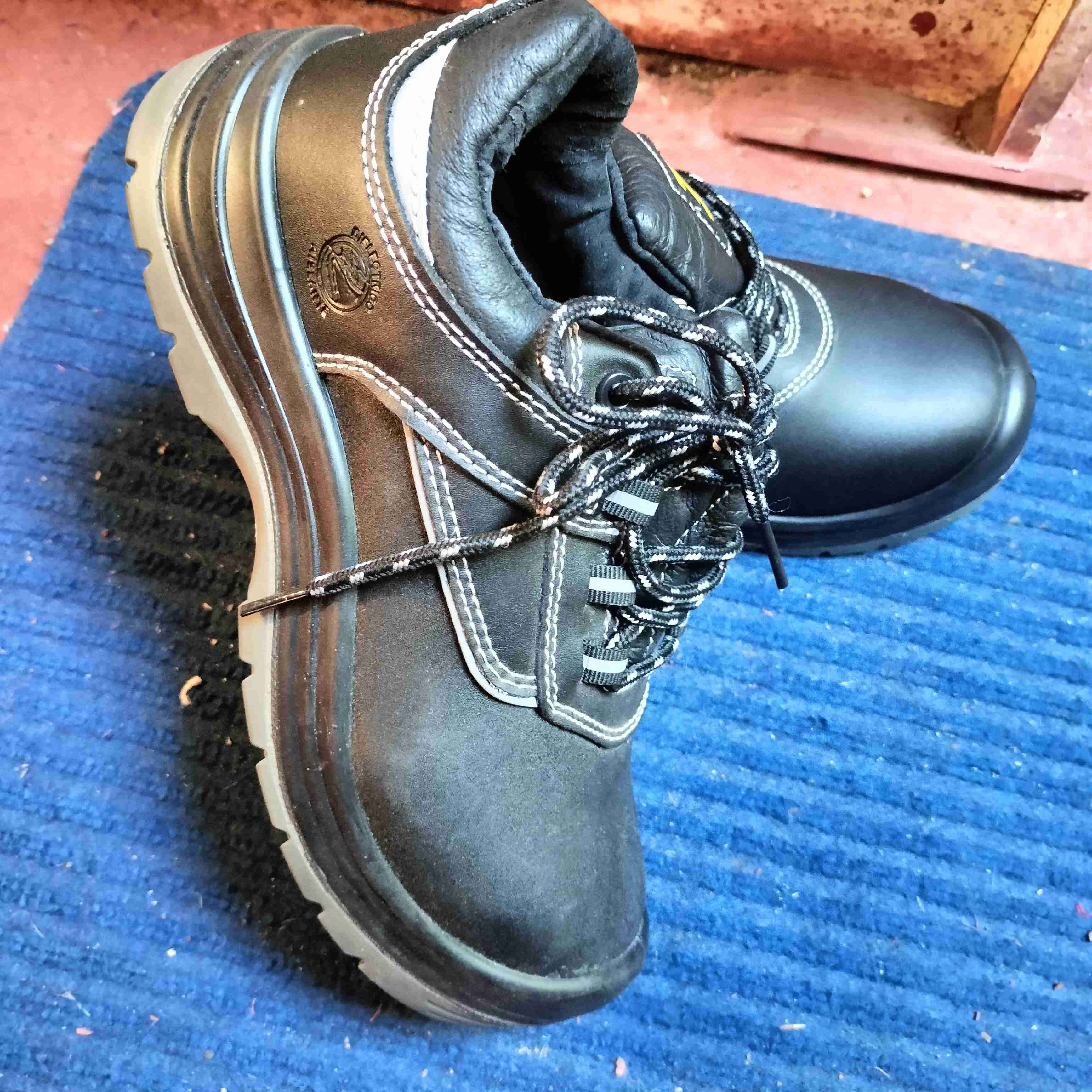 Zapatos de seguridad negros, número 37. - miniatura 2