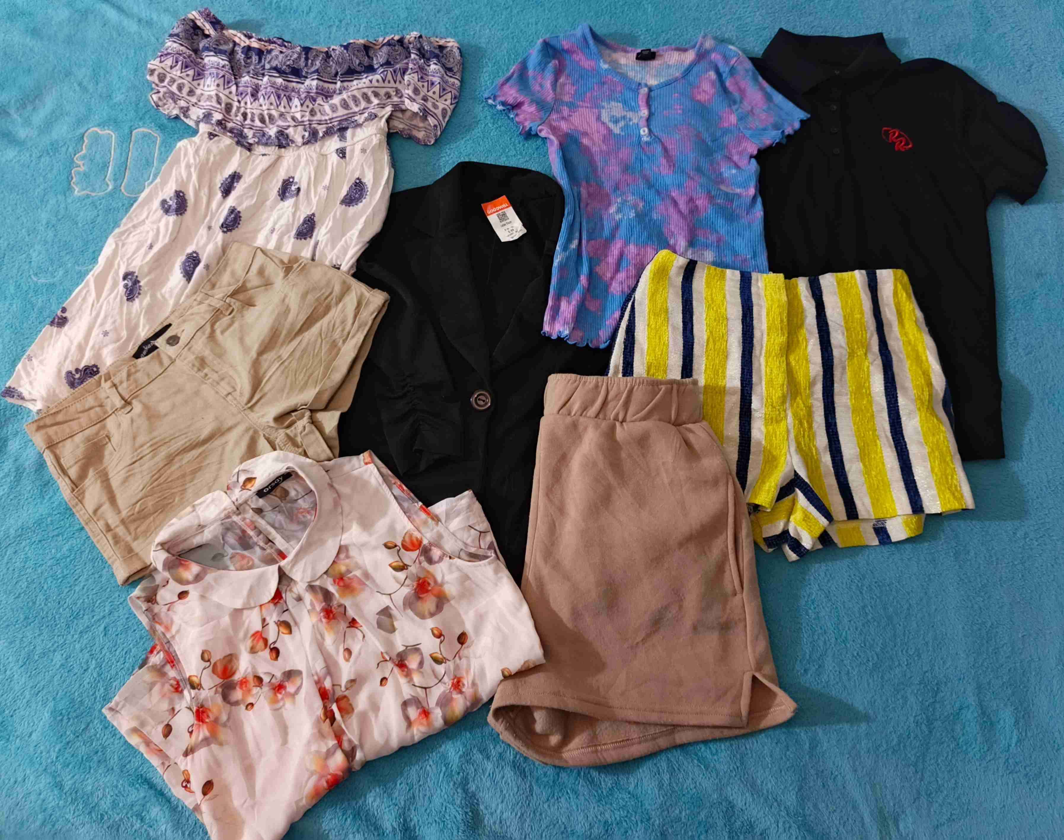 Lote de ropa la mayoría nueva - miniatura 3