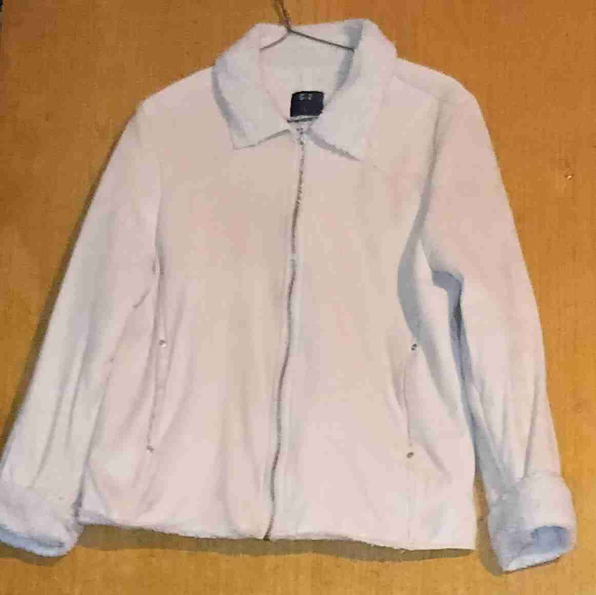 Chaqueta blanca con cierre, talla L