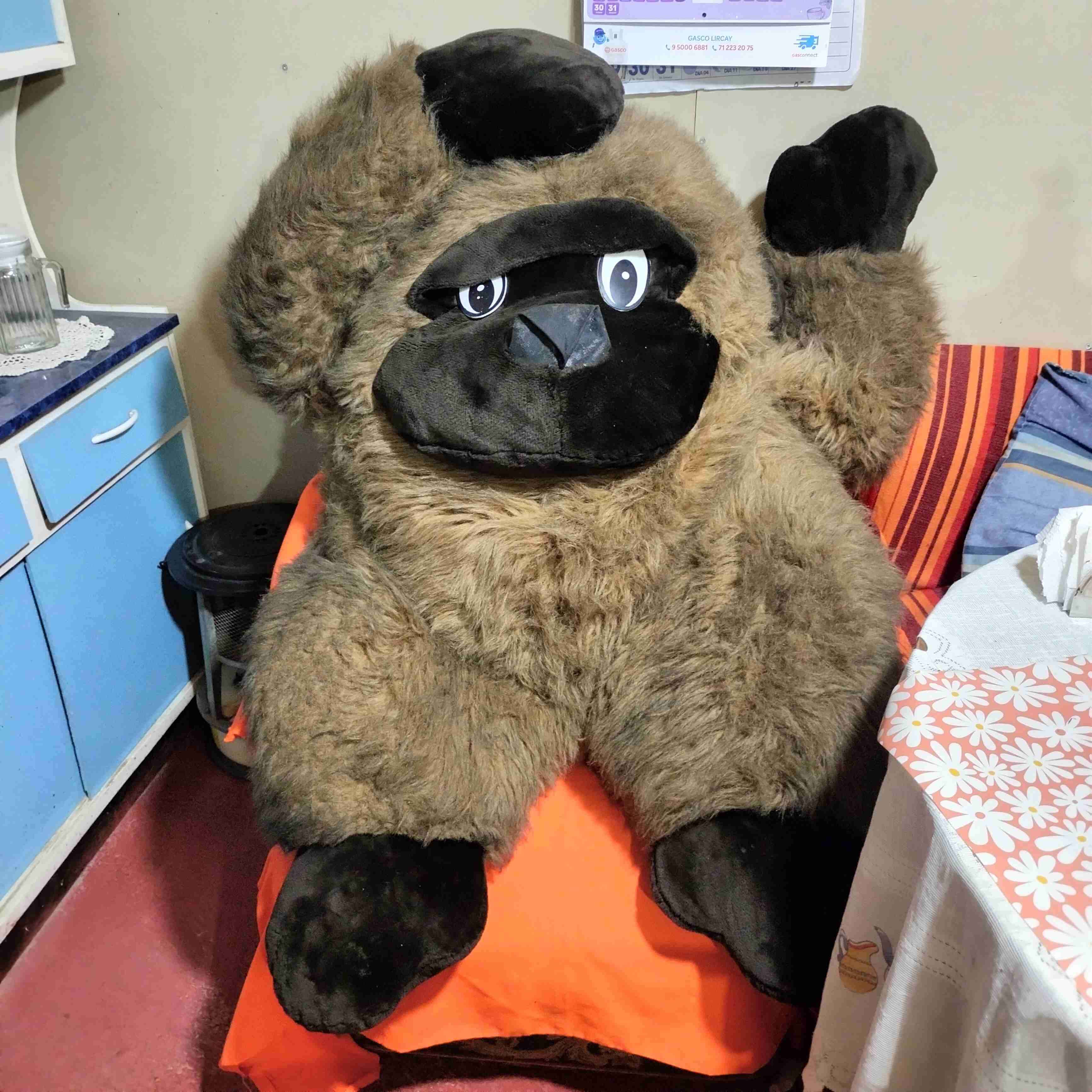 Peluche gigante de gorila café - miniatura 2