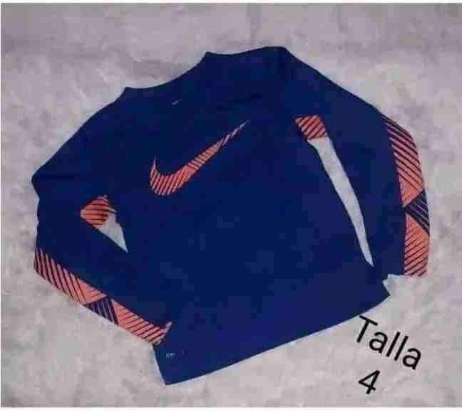 Polera azul Nike talla 4