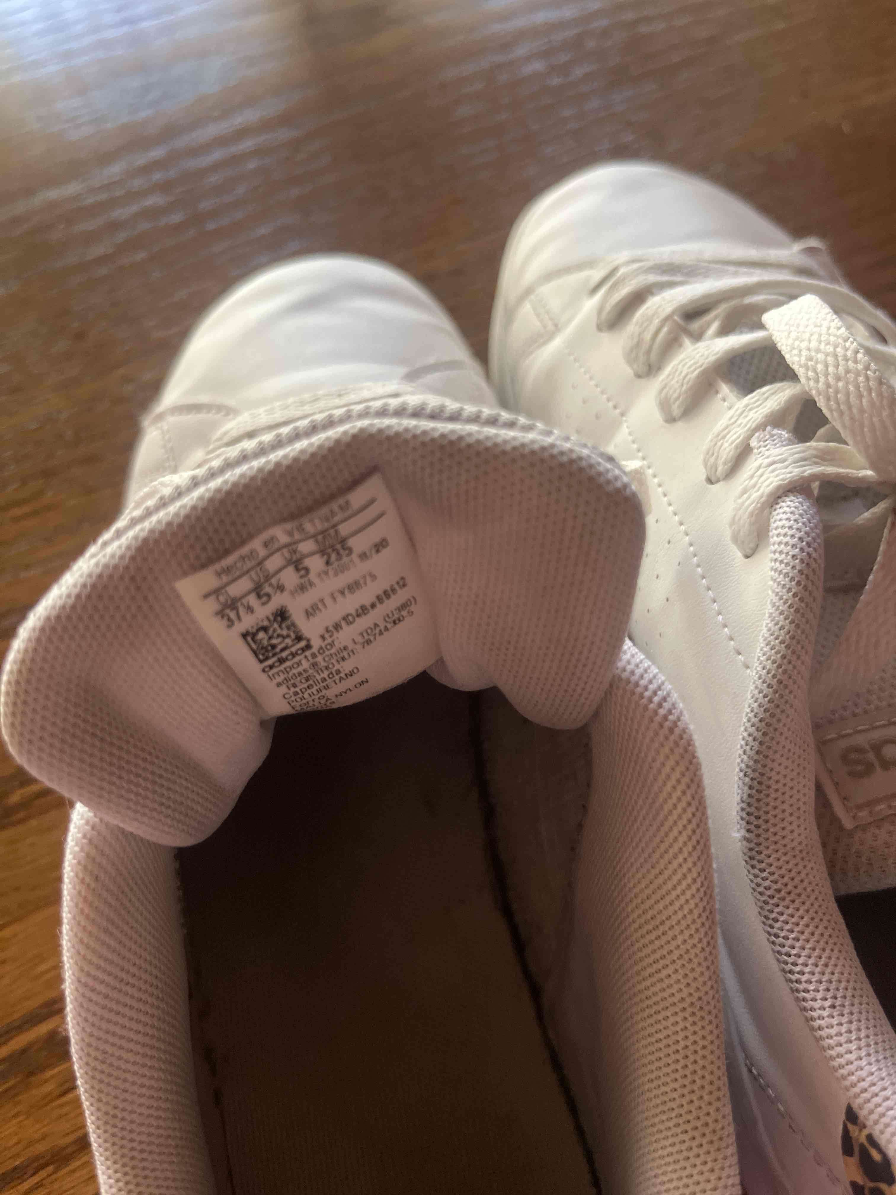 Zapatillas blancas con detalles animal print - miniatura 3