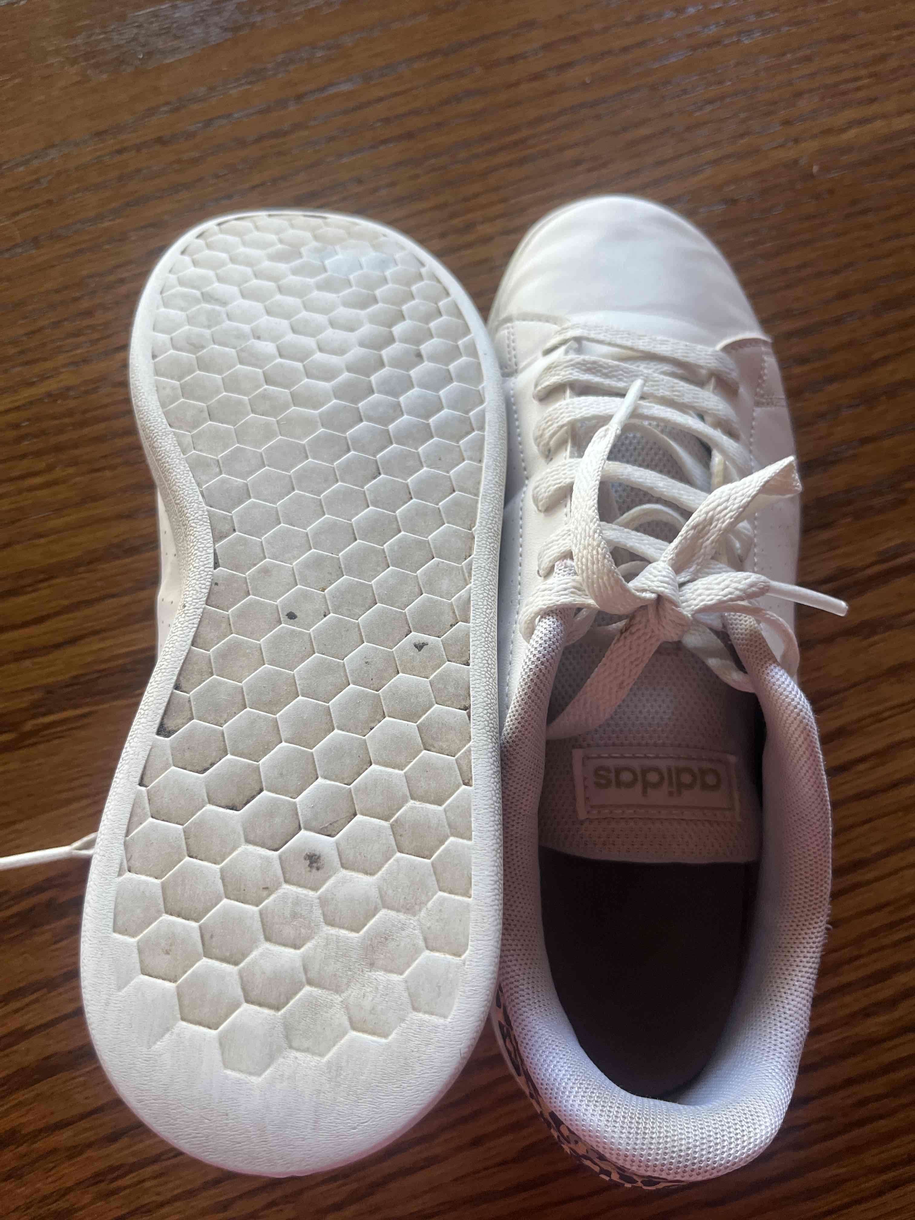 Zapatillas blancas con detalles animal print - miniatura 4