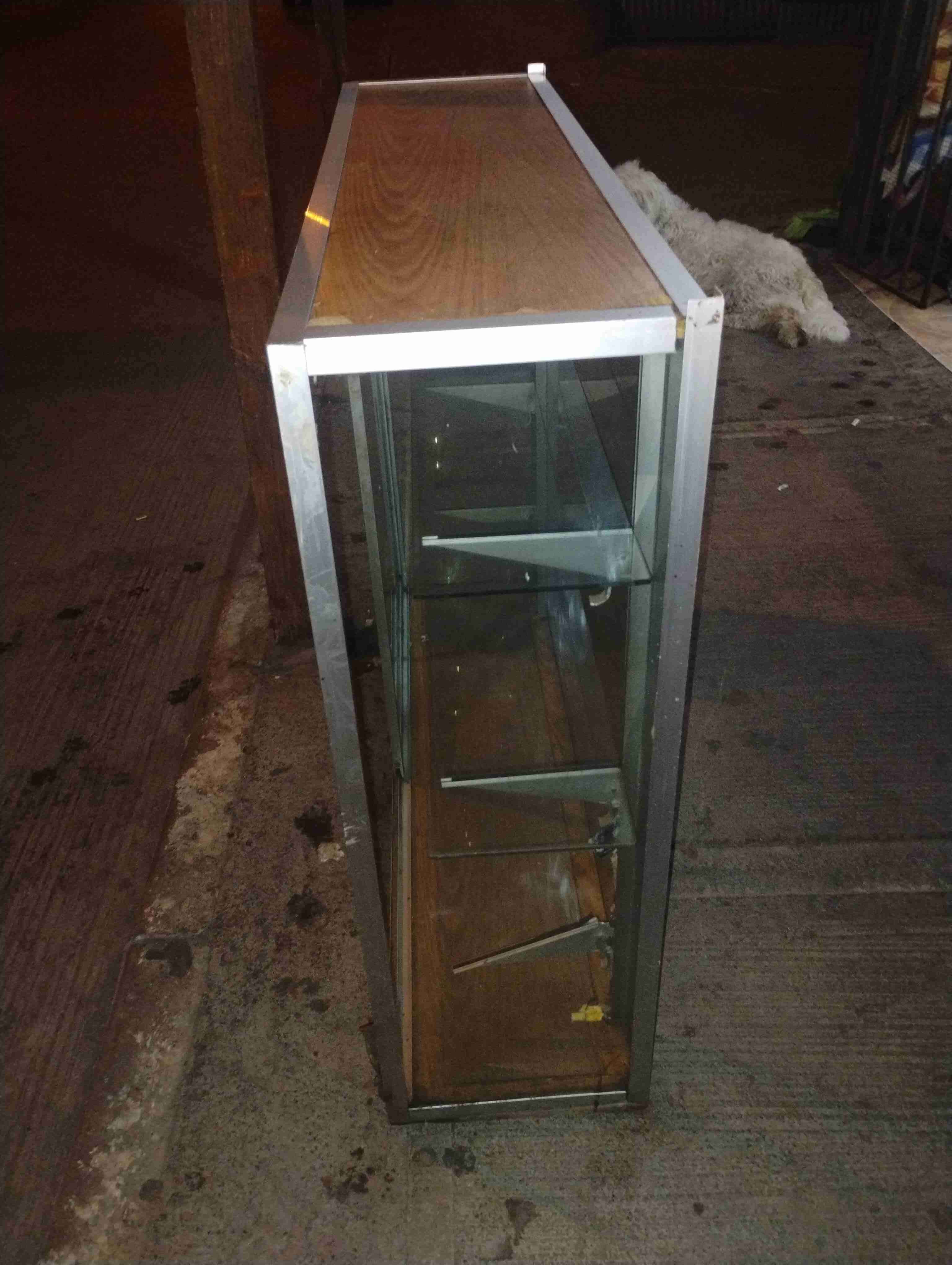 Vitrina de vidrio y metal - miniatura 2