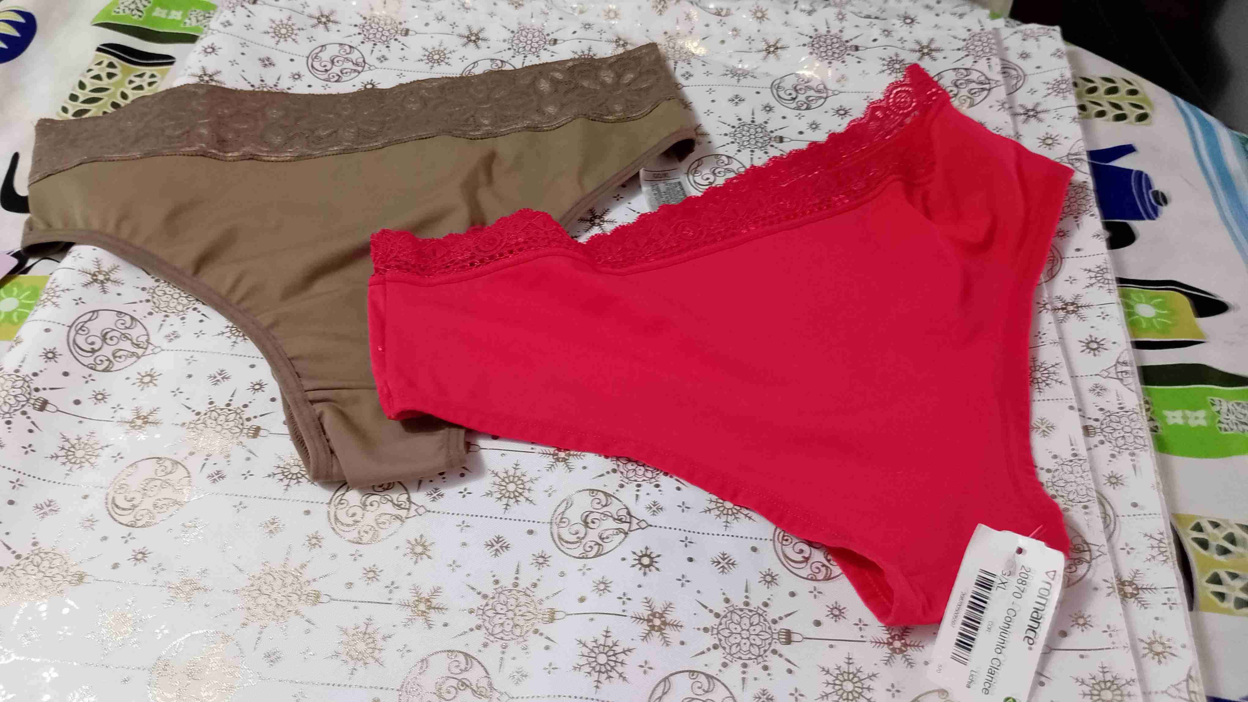 Conjunto de calzones con encaje