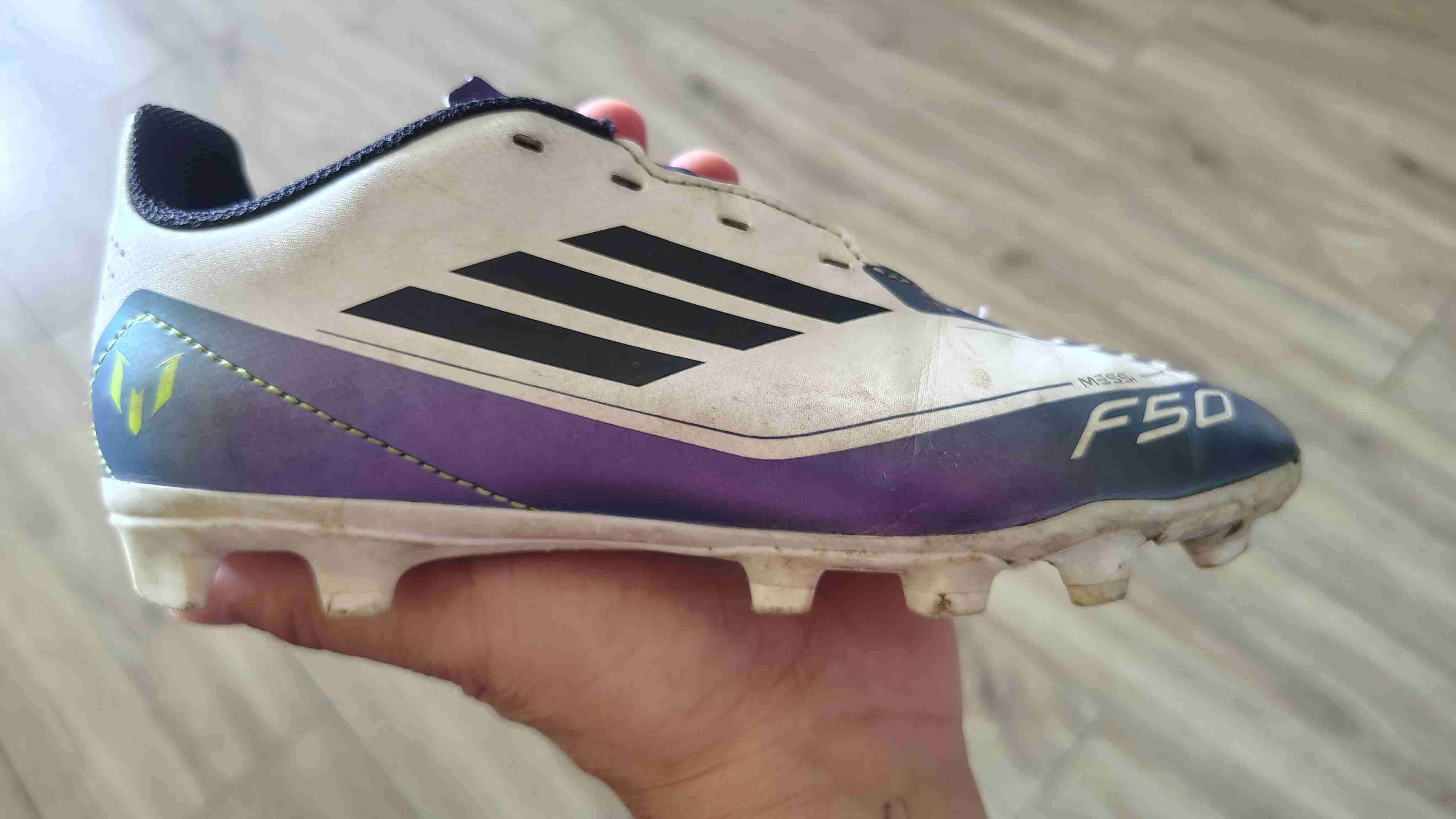 Zapatos Adidas Messi F50 blancas y moradas - miniatura 2