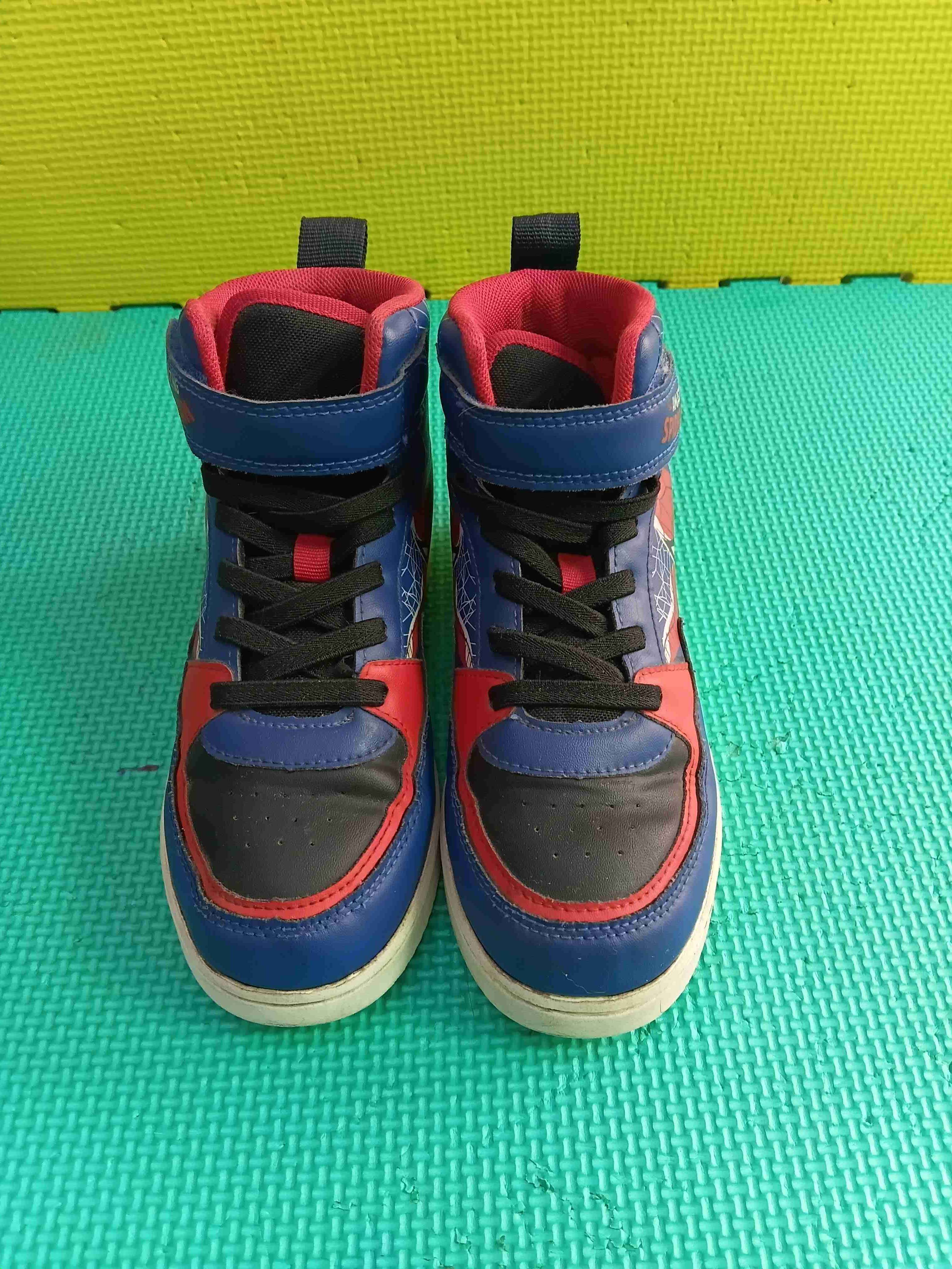 Zapatillas h&m número 30